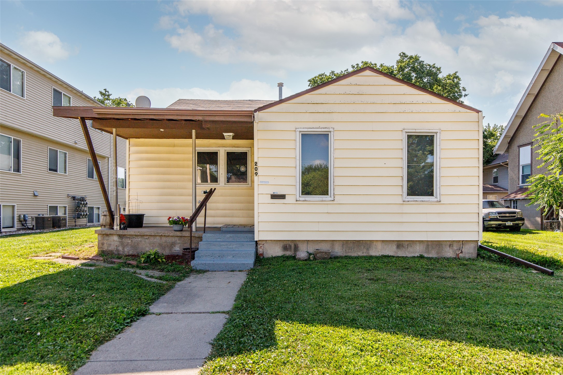 209 S Kellogg Street — photo