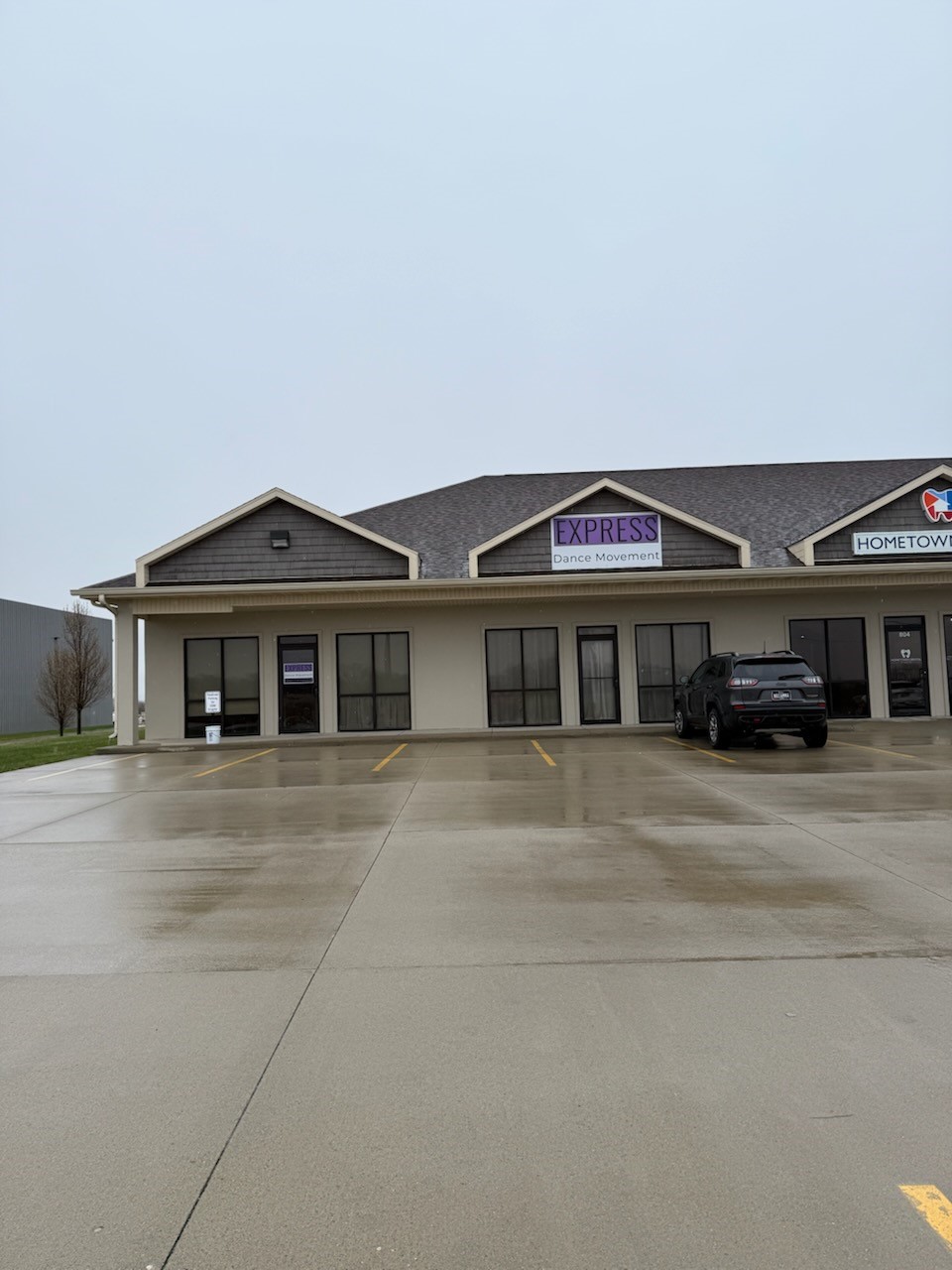 800-814 Iowa Speedway Drive — photo