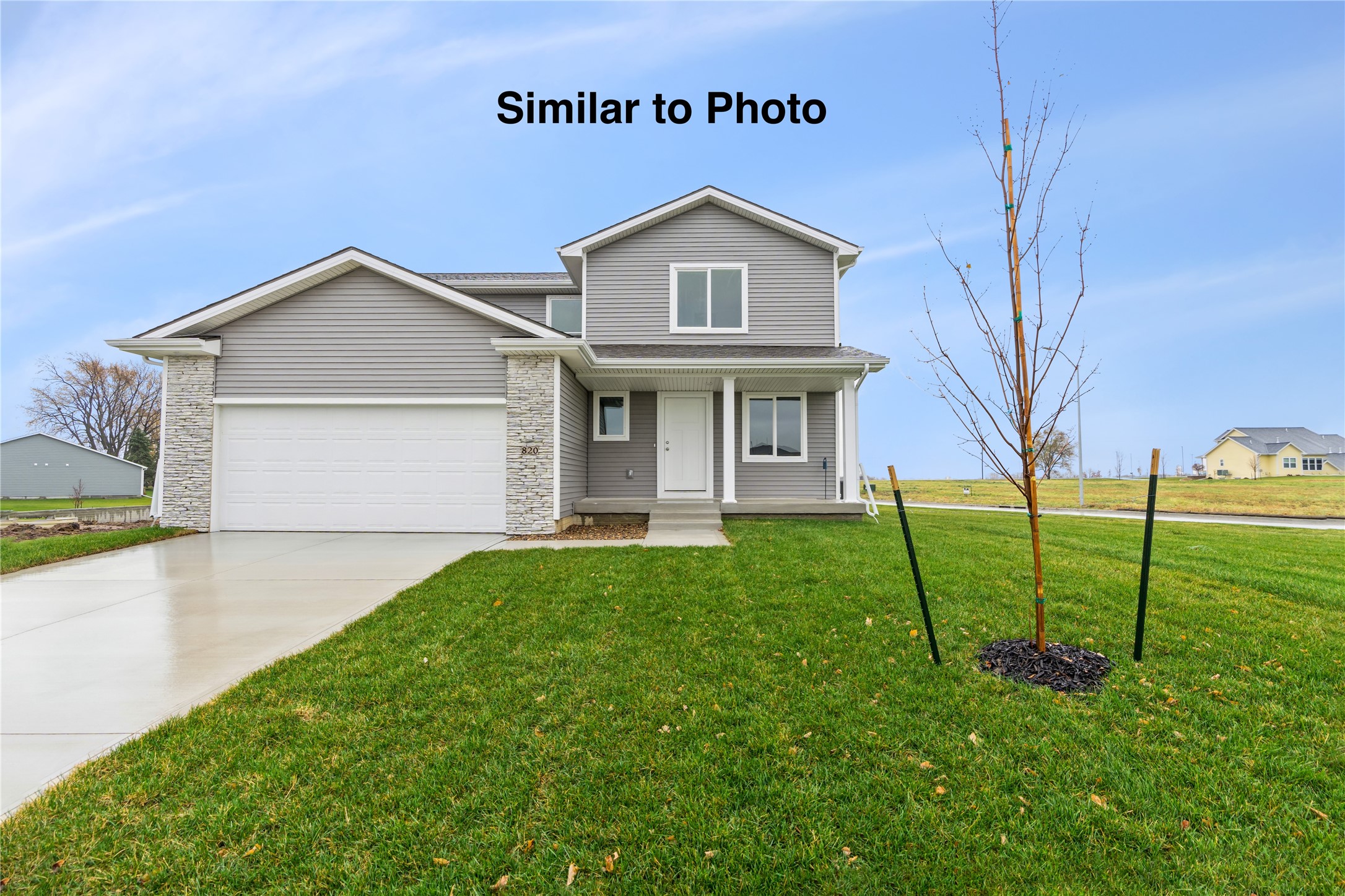 2104 White Oak Lane — photo