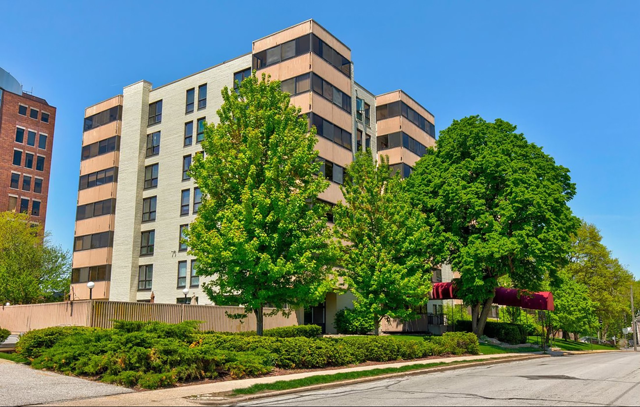 3100 Grand Avenue 5H — photo