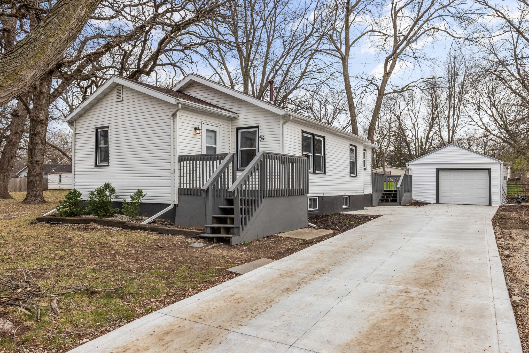 1521 E Glenwood Drive — photo