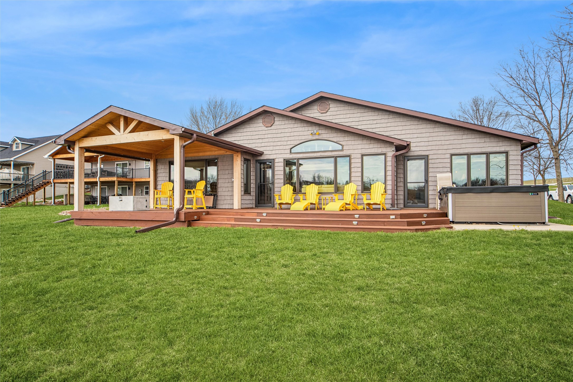 1352 Lakeview Drive — photo