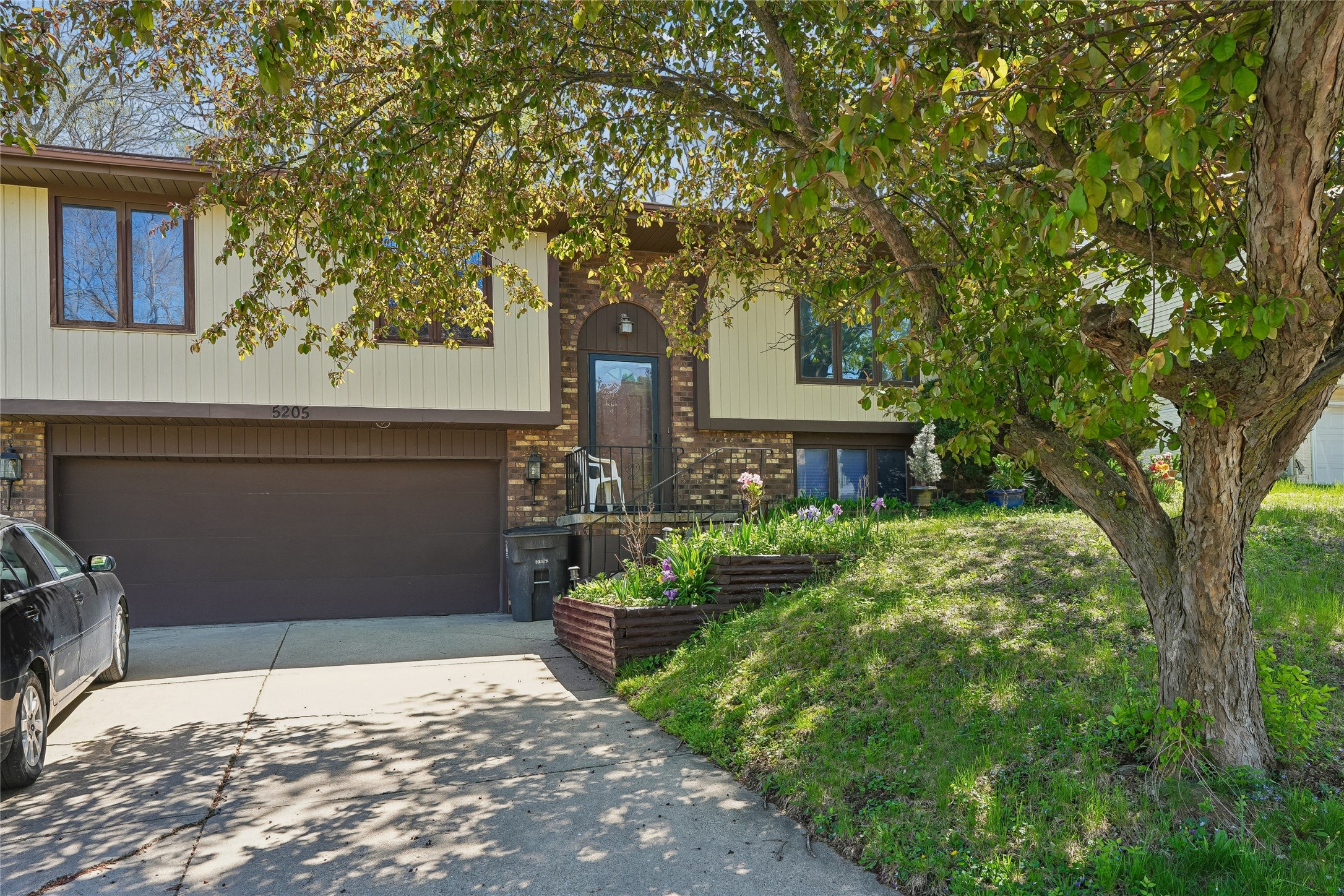 5205 SE 8th Street — photo