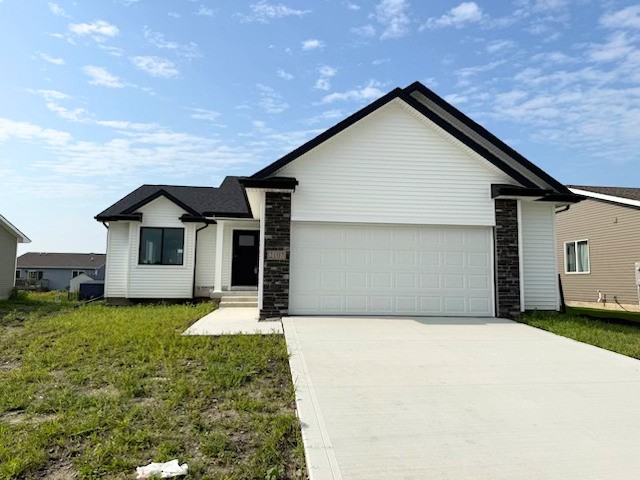 2107 White Oak Lane — photo