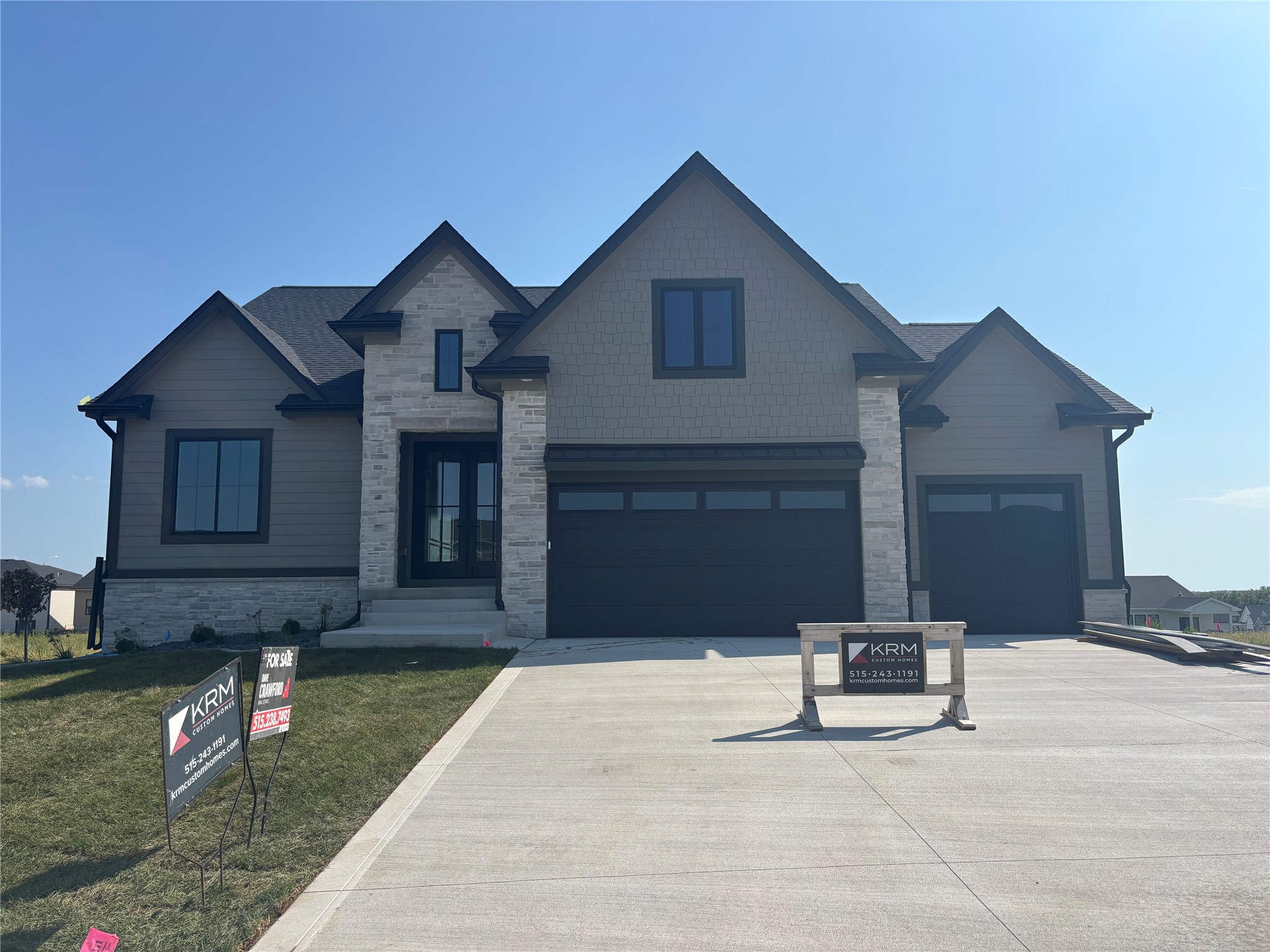 8294 Edgewood Court — photo