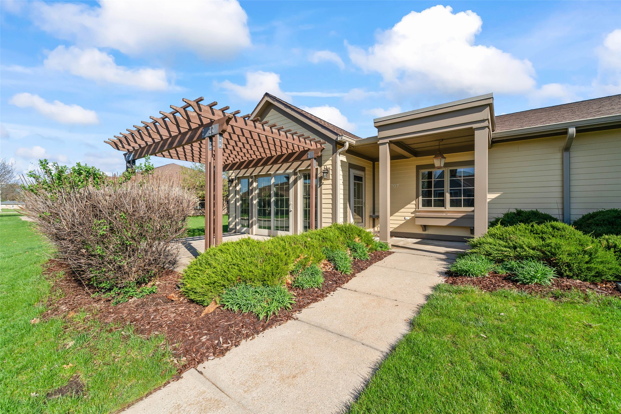 707 Timberland Drive — photo