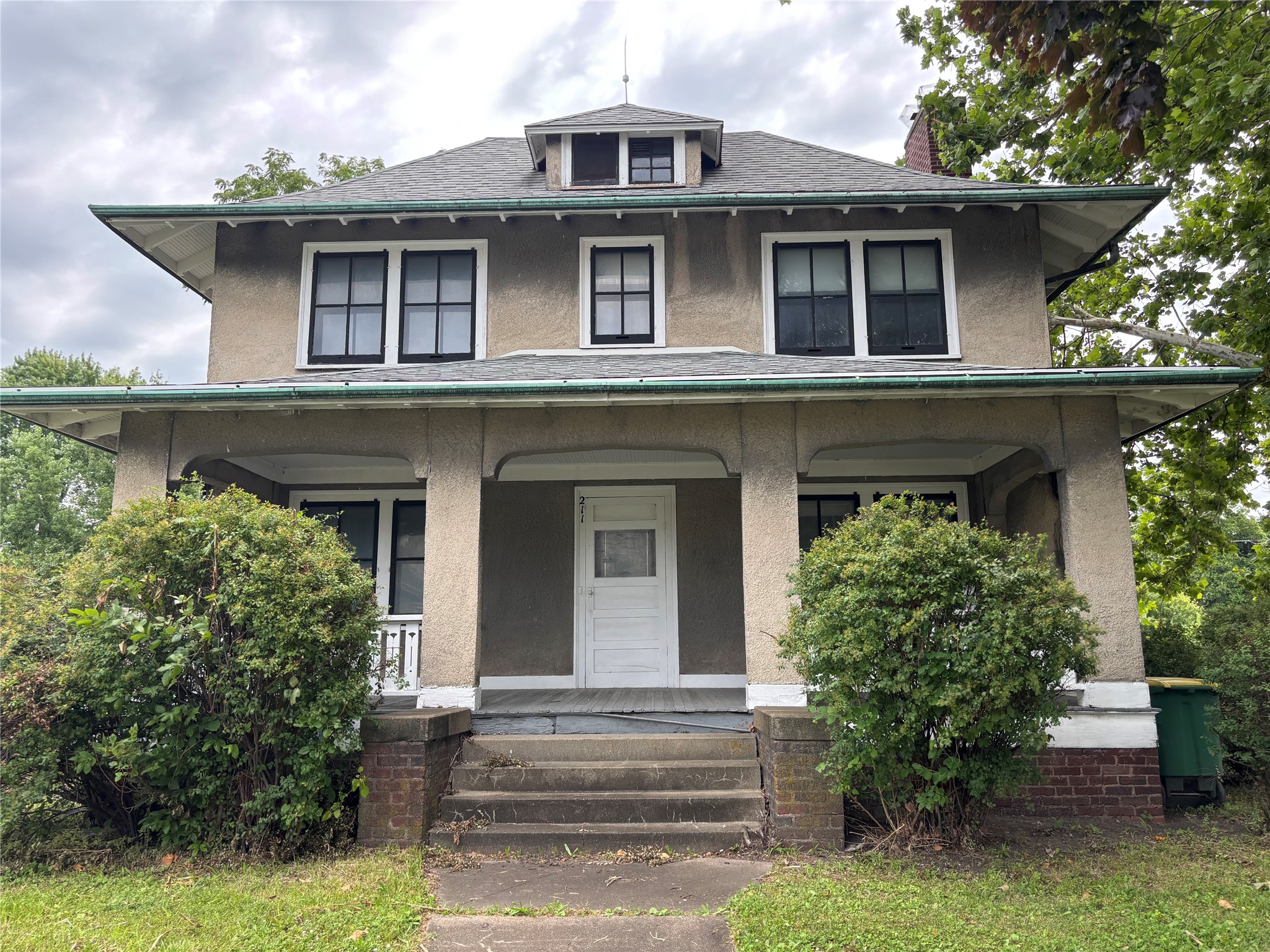 211 S Maple Street — photo