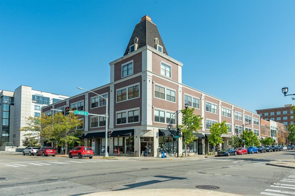 400 E Locust Street 207 — photo