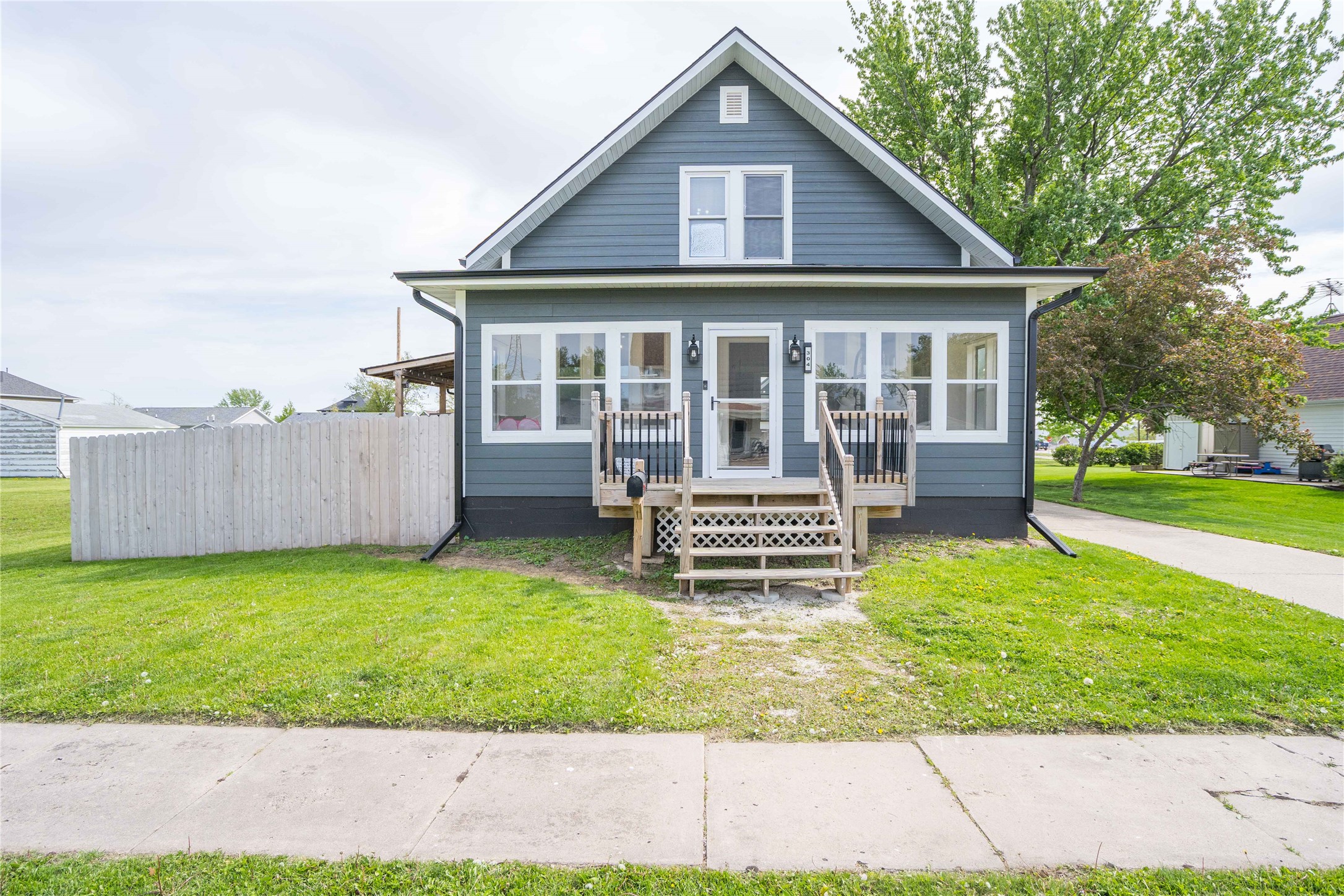 304 SE Jackson Street — photo