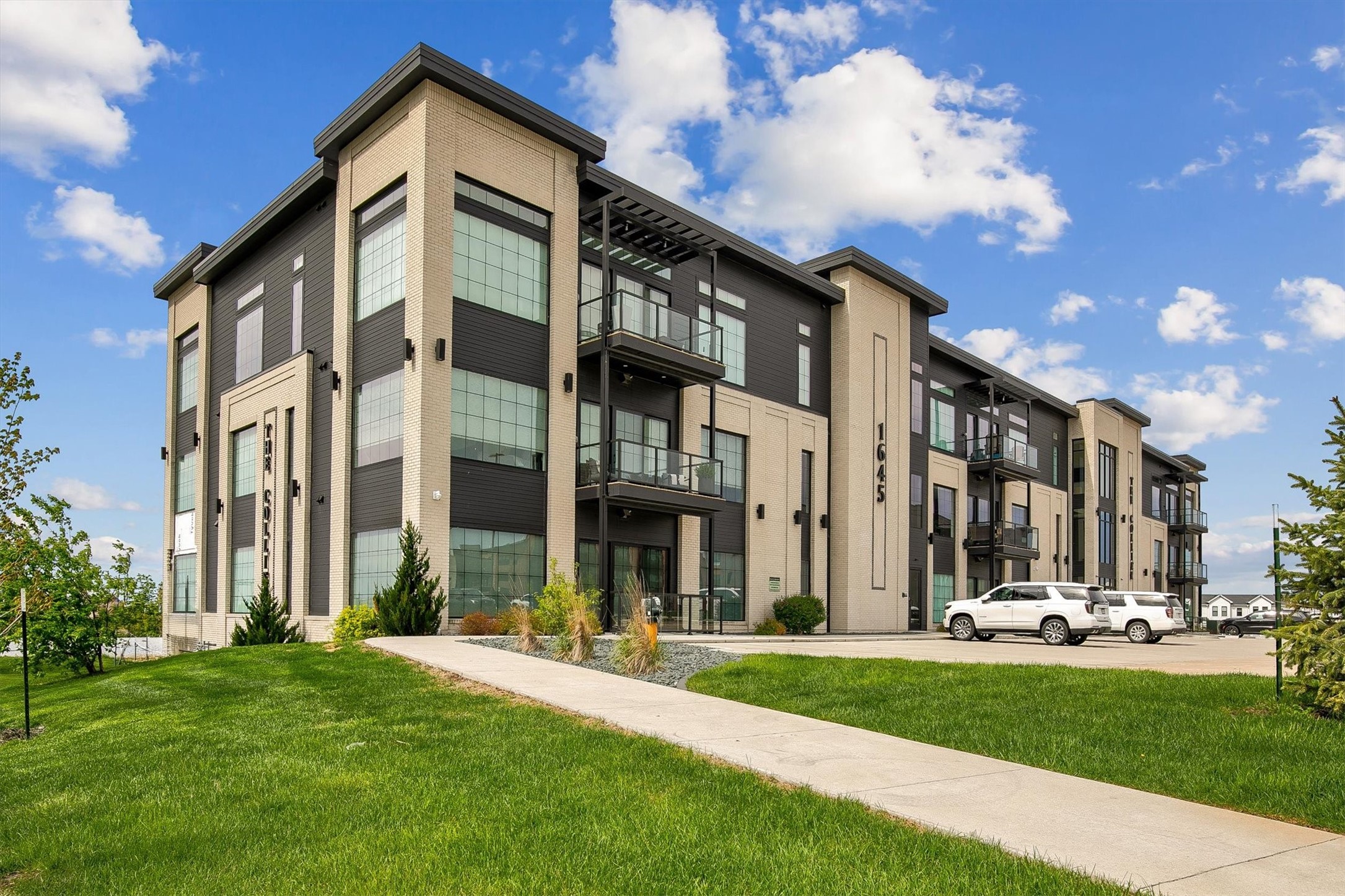 1645 SW Magazine Road 305 — photo