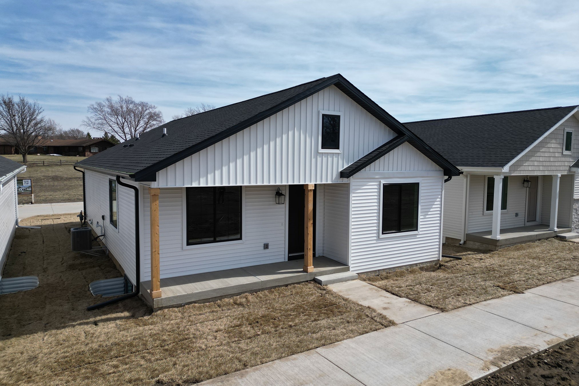 1005 Willow Drive — photo