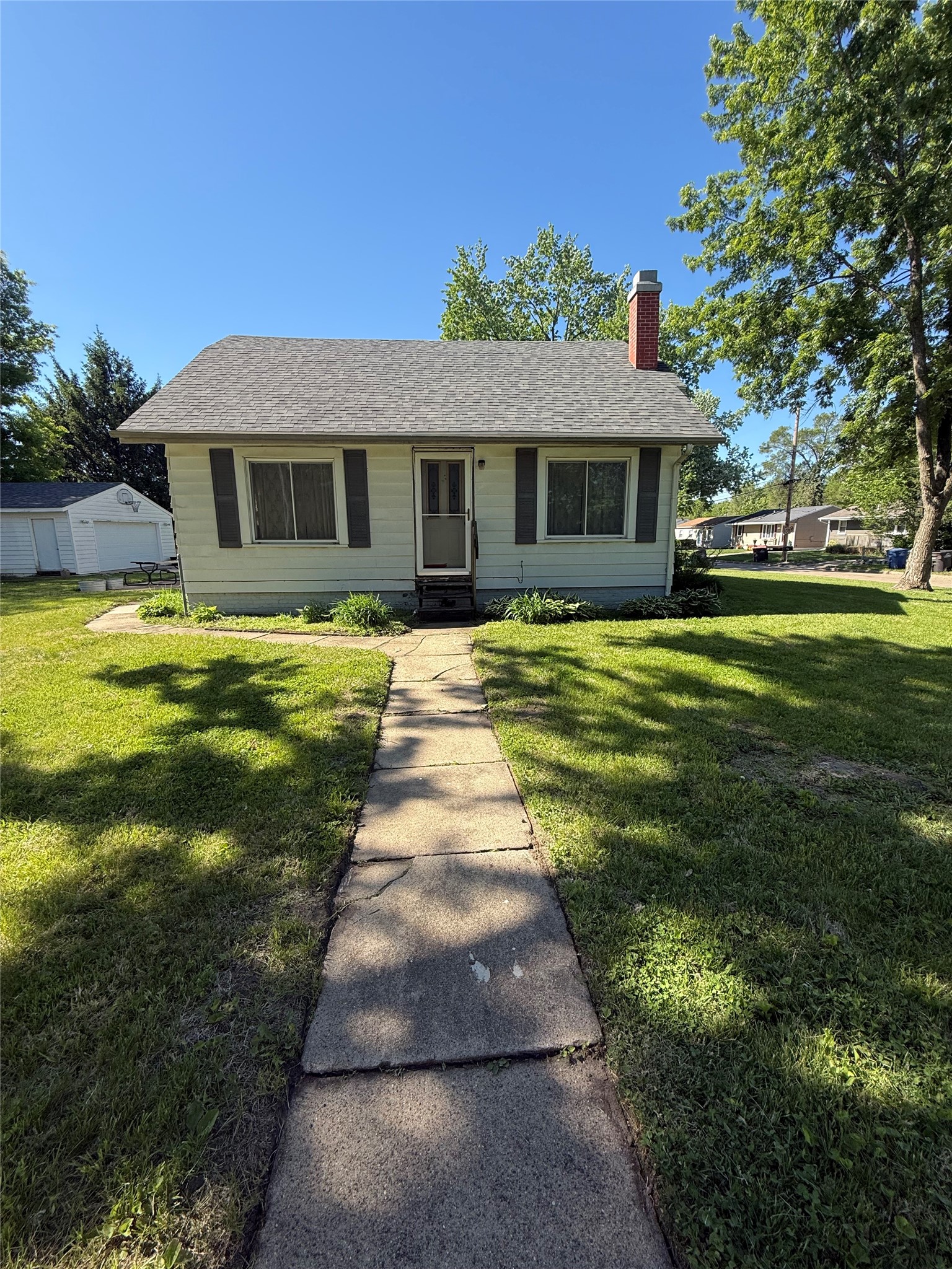 3601 Hull Avenue — photo