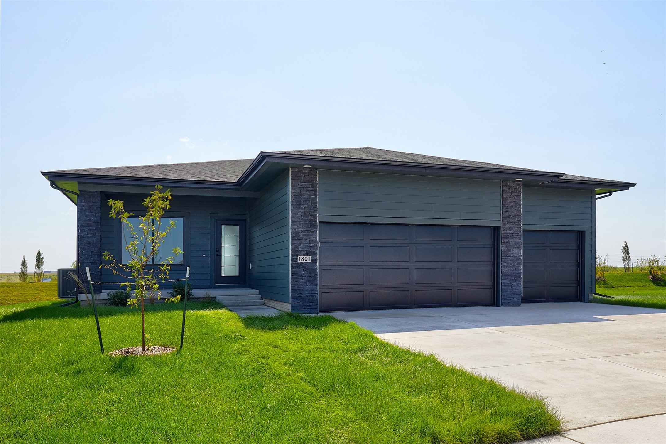 1801 SW Sienna Court — photo