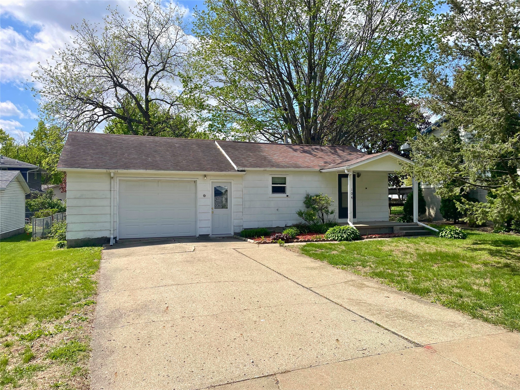 104 W Zickel Street — photo