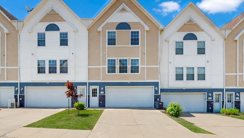 1218 SE Village View Lane — photo