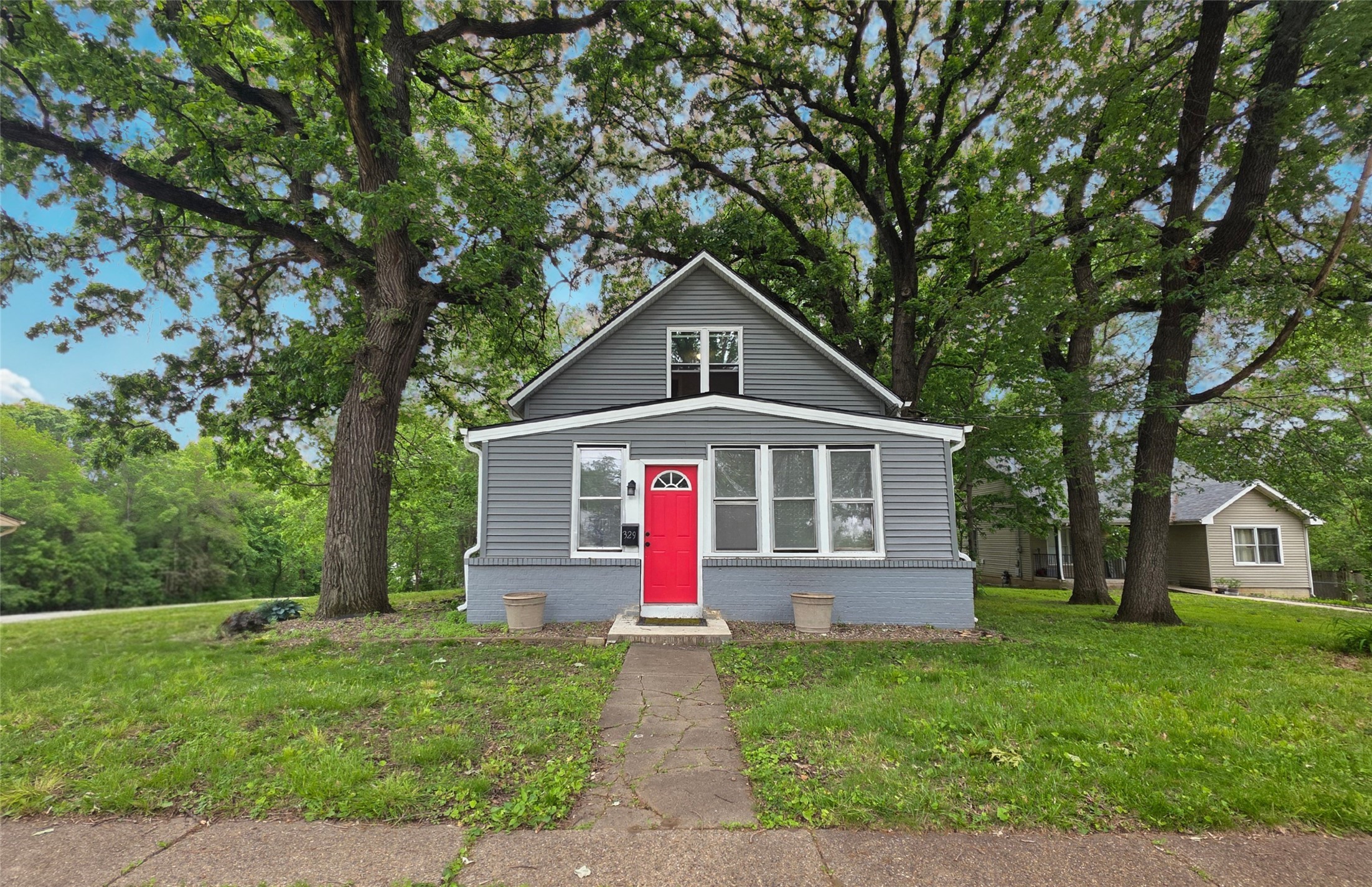 329 E Creston Avenue — photo
