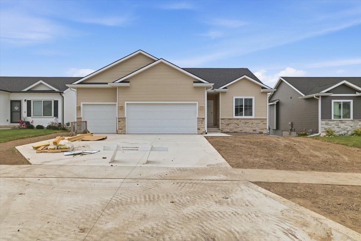 1766 Tuscany Drive SE — photo