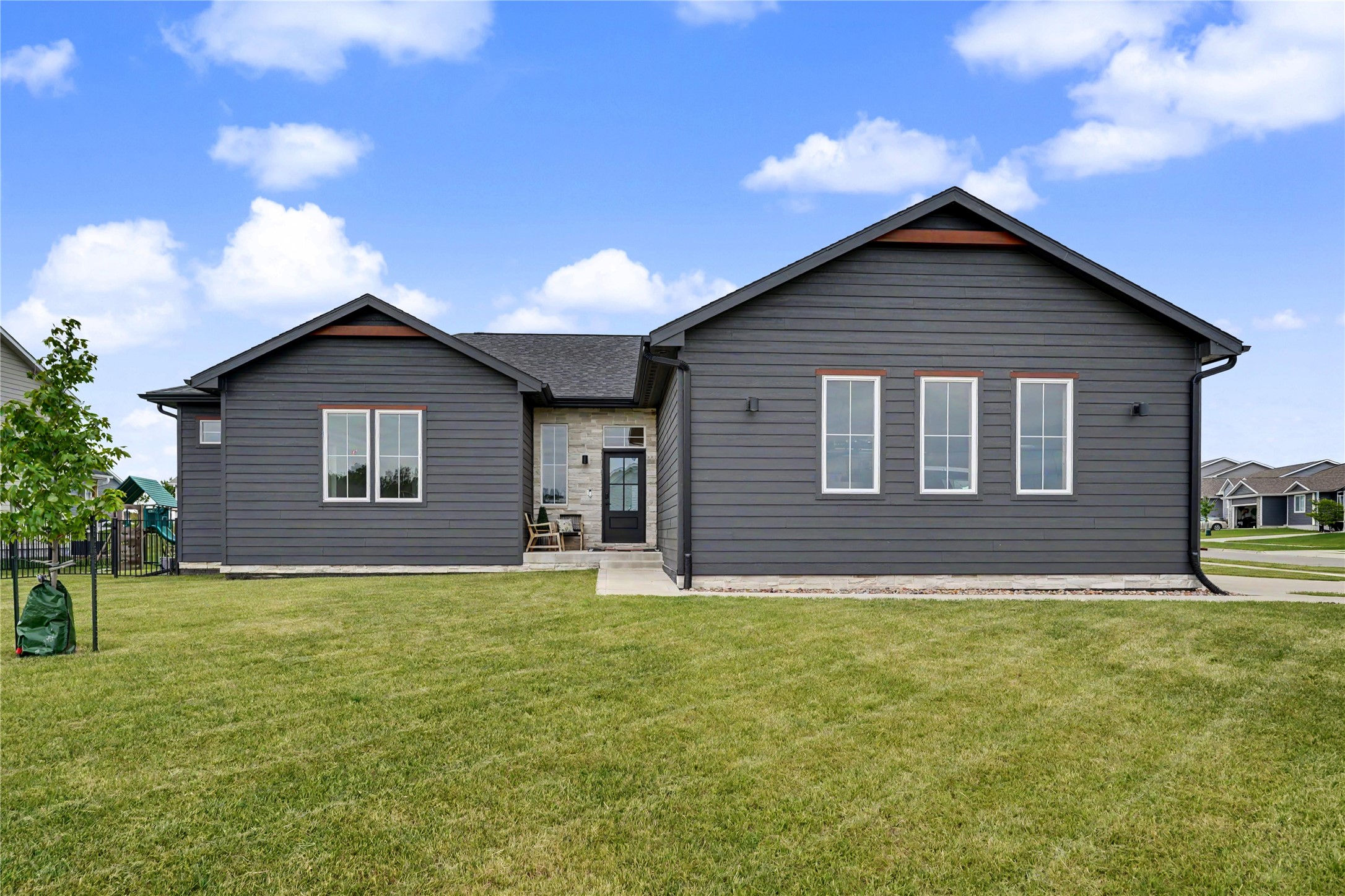808 Willow Valley Drive — photo