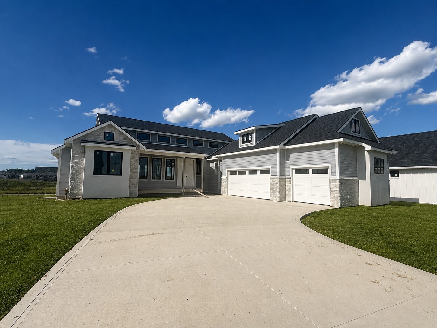 8289 Edgewood Court — photo