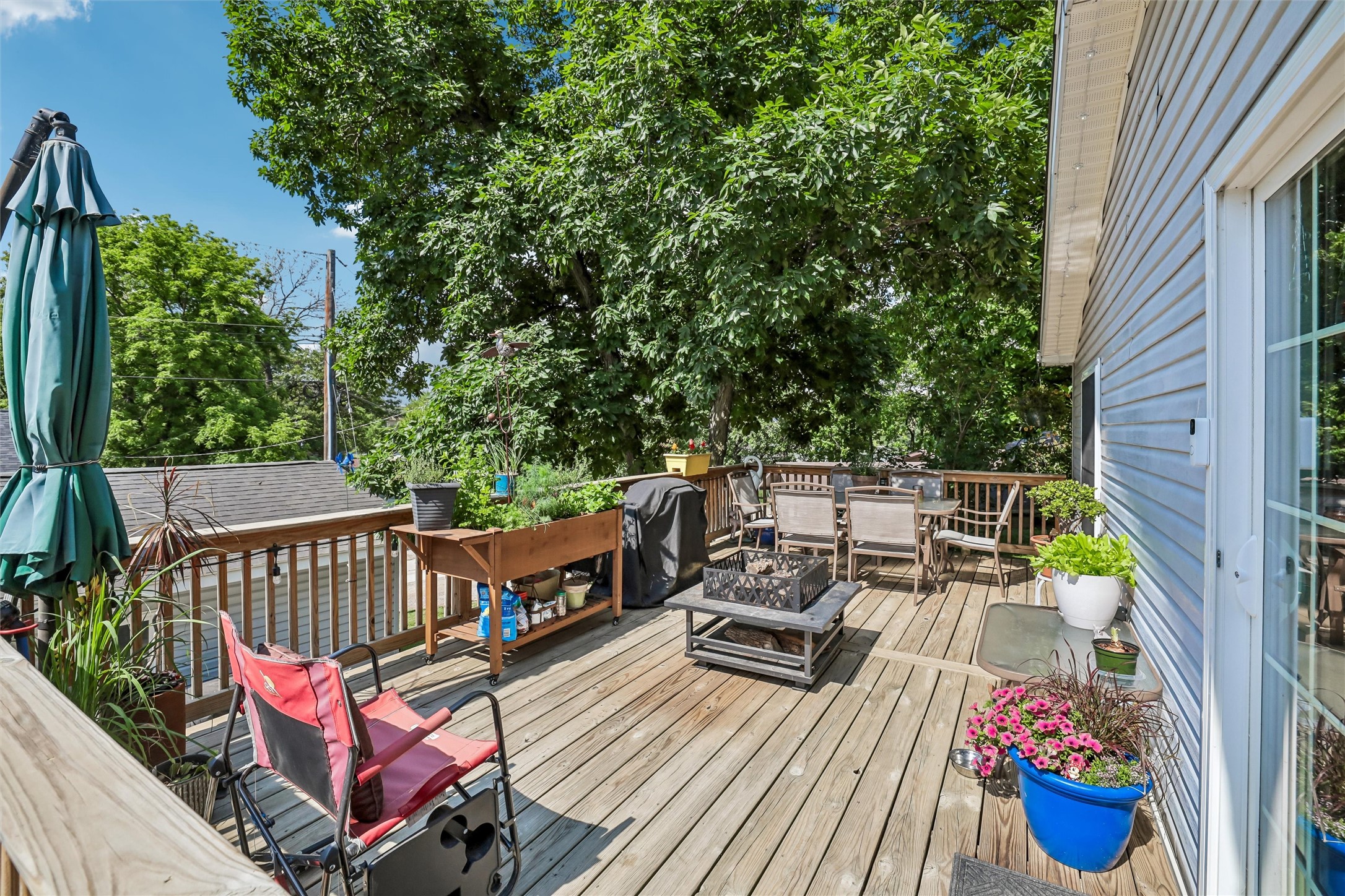 102 Lakeview Drive — photo