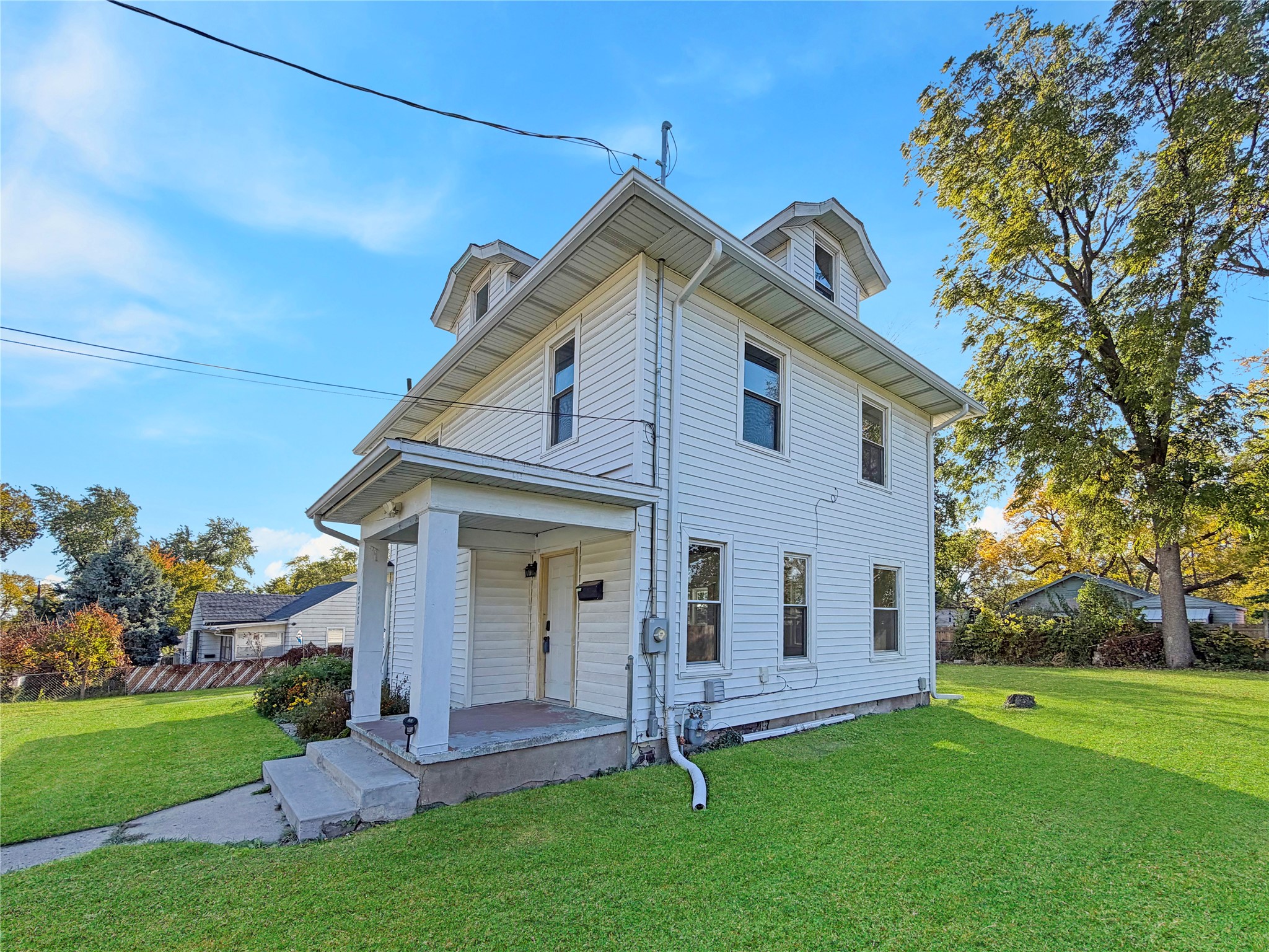 2906 Cambridge Street — photo
