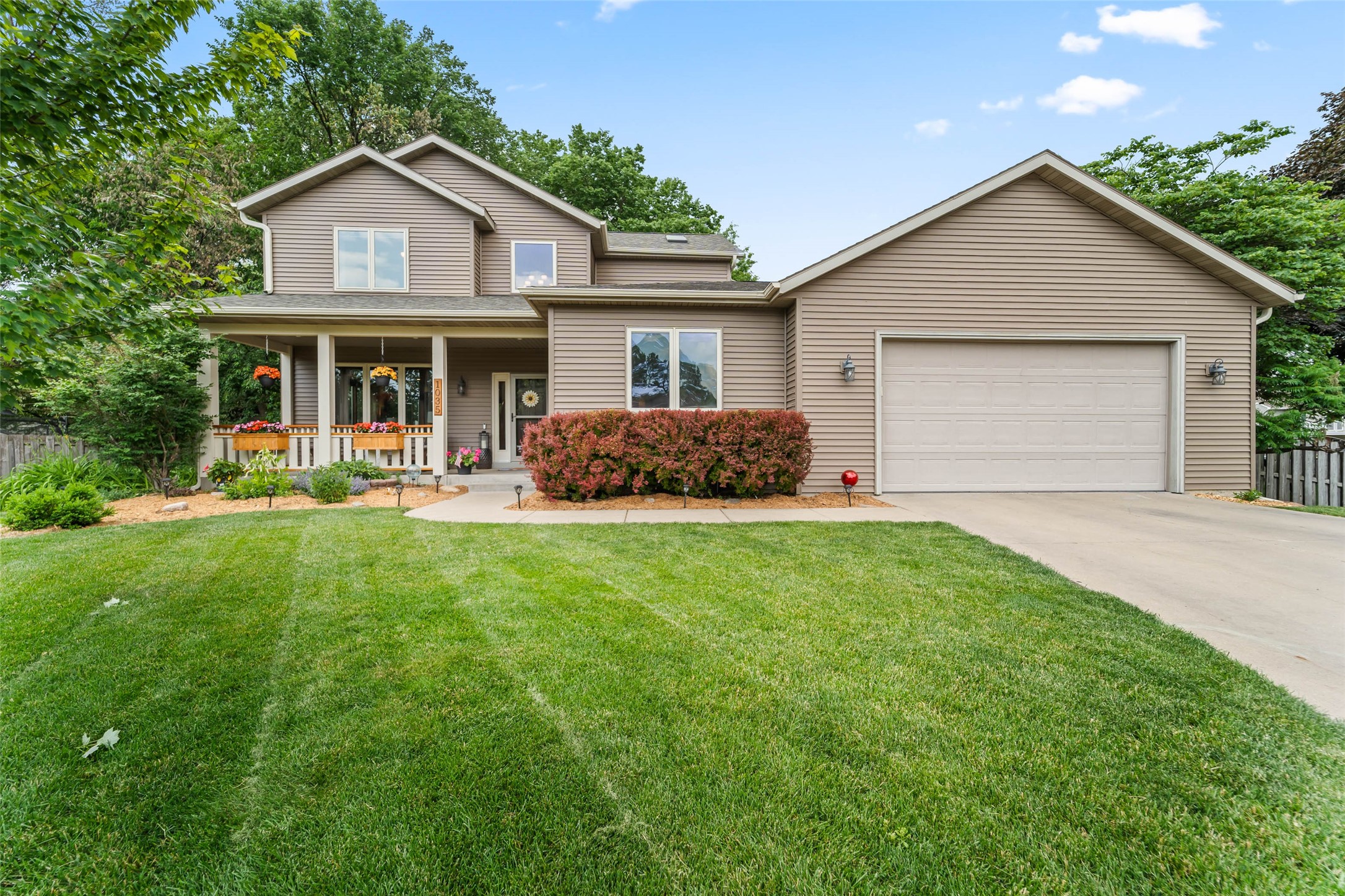 1035 Vermont Court — photo