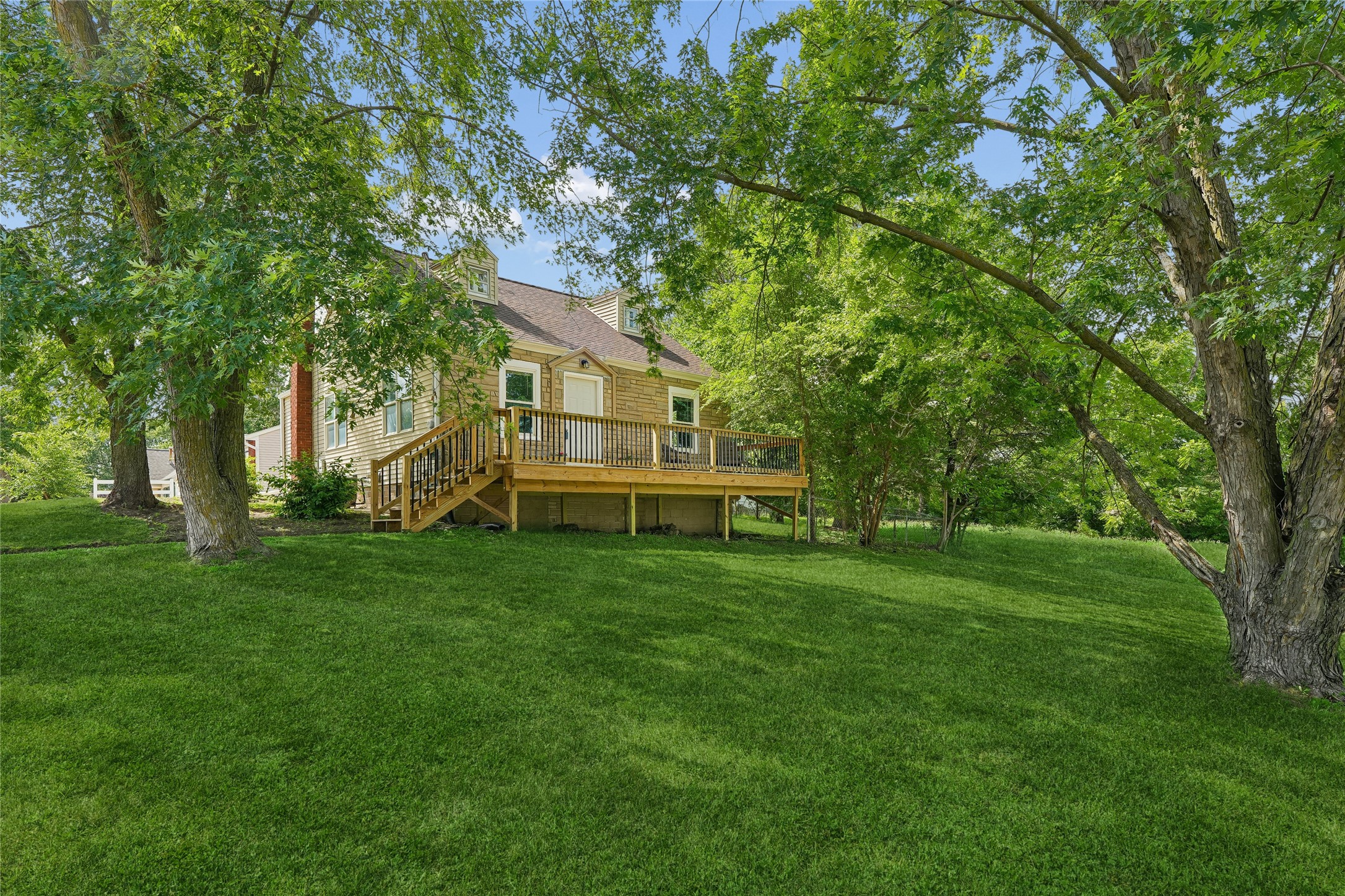 2906 Merle Hay Road — photo