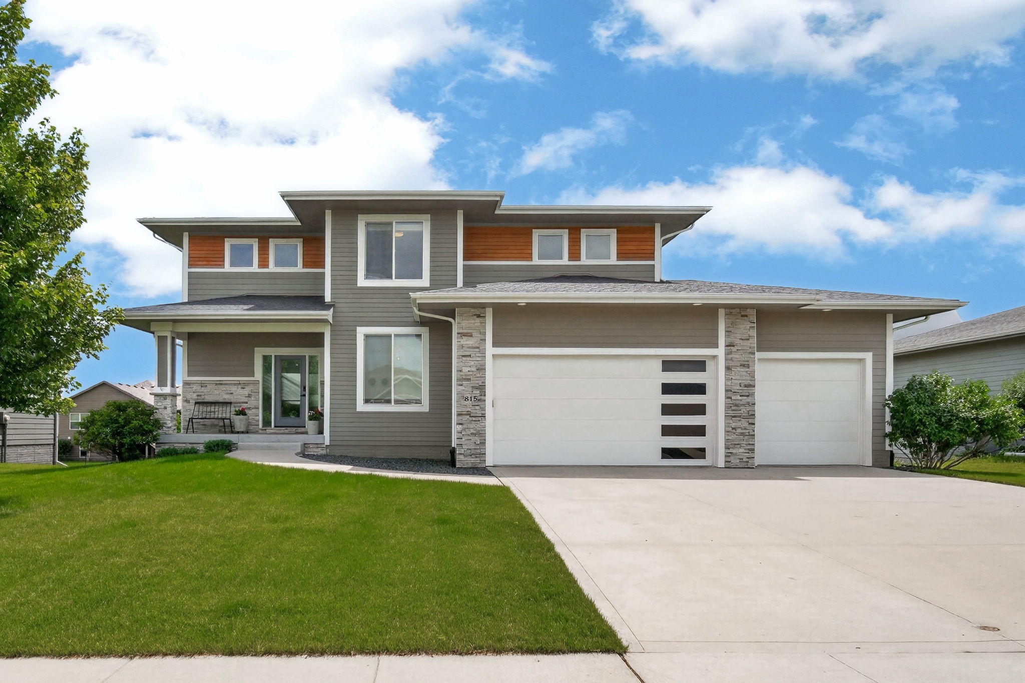 815 NE Elk Run Drive — photo
