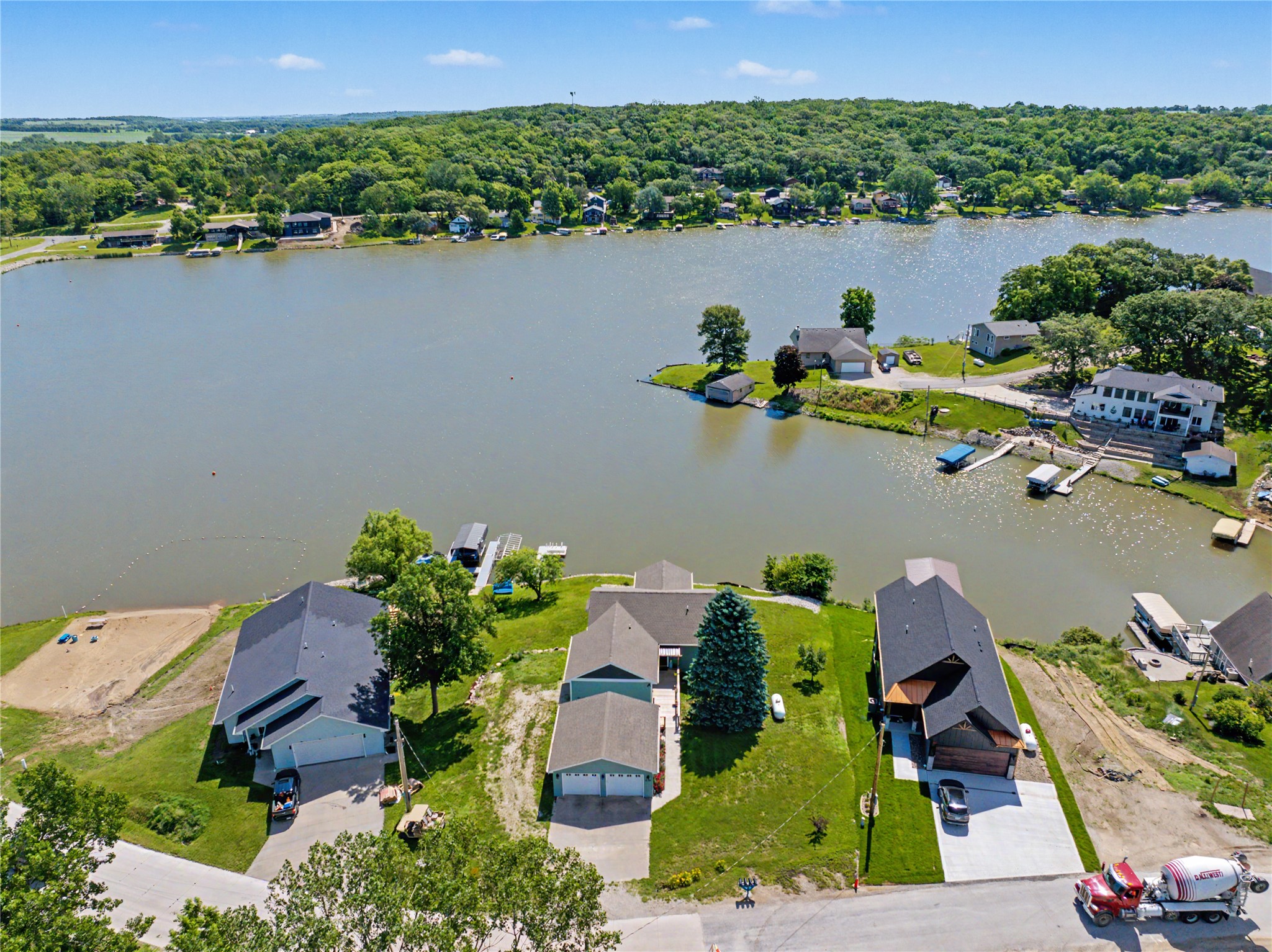 8109 Oak Ridge Drive — photo