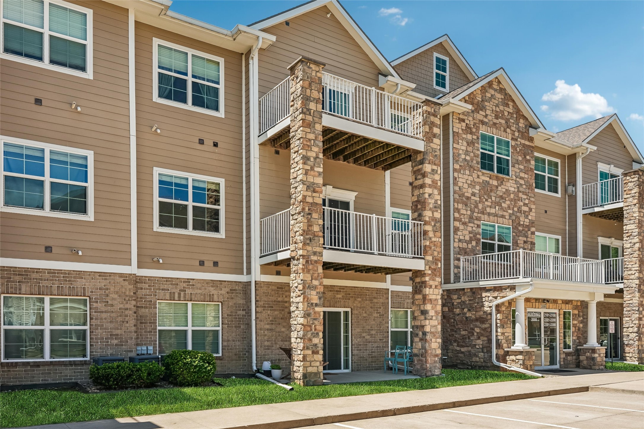 8350 Ep True Parkway 2104 — photo