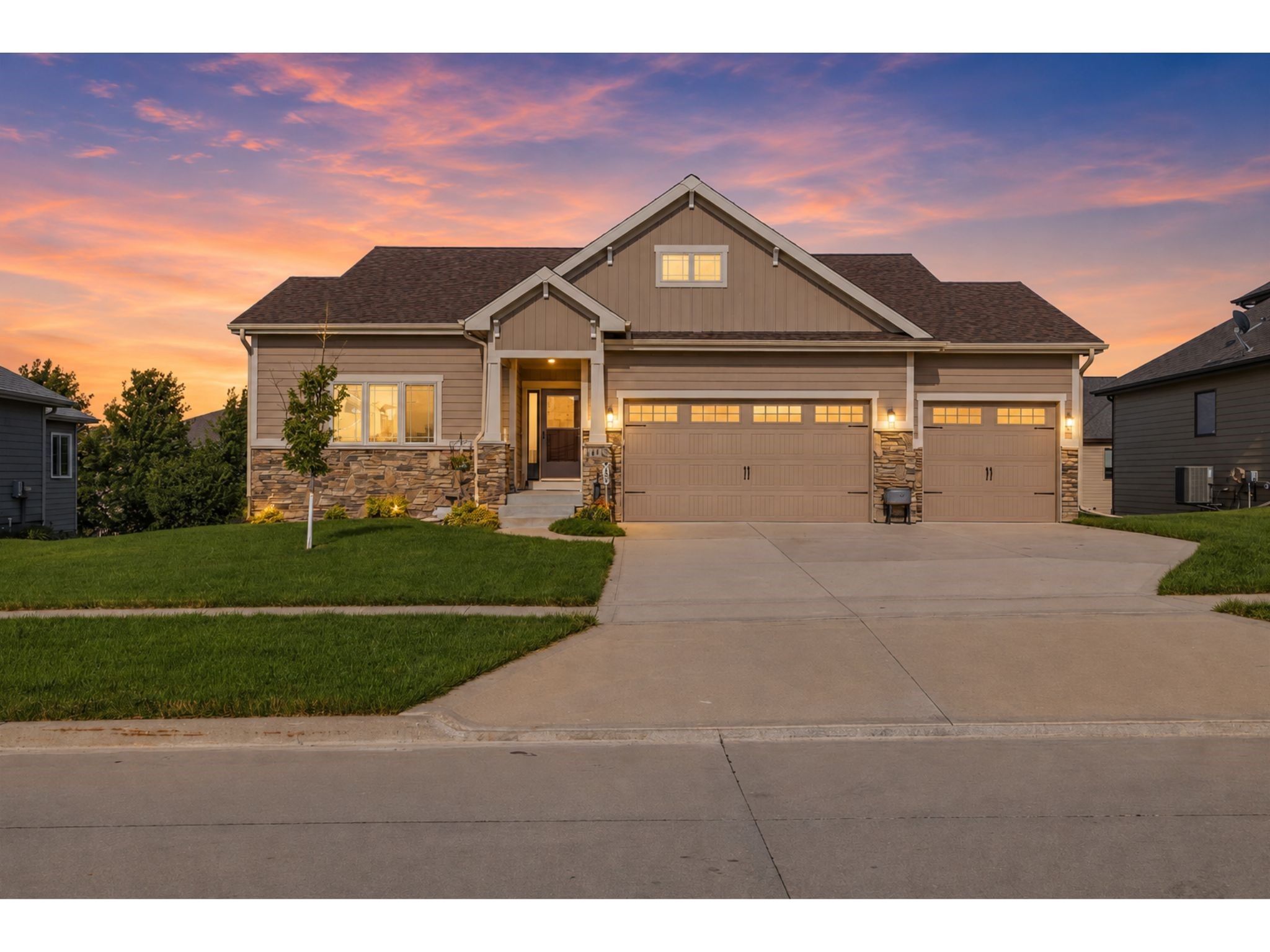 1813 NW Sunset Lane — photo