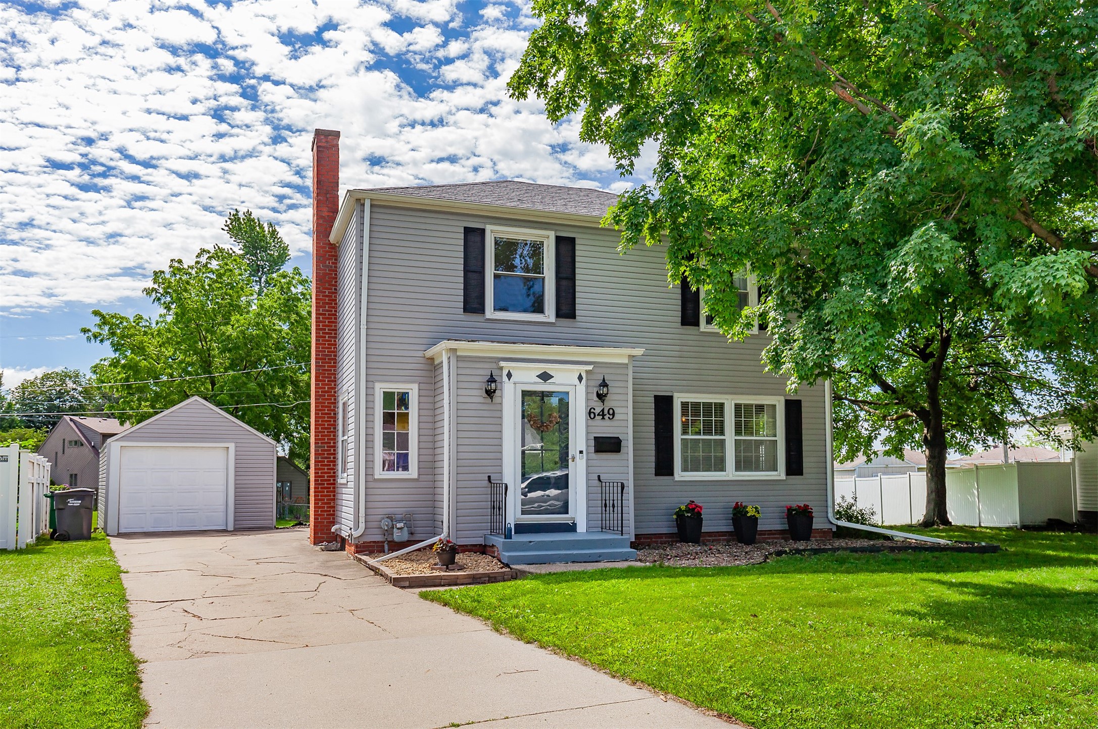 649 SW Kenworthy Drive — photo