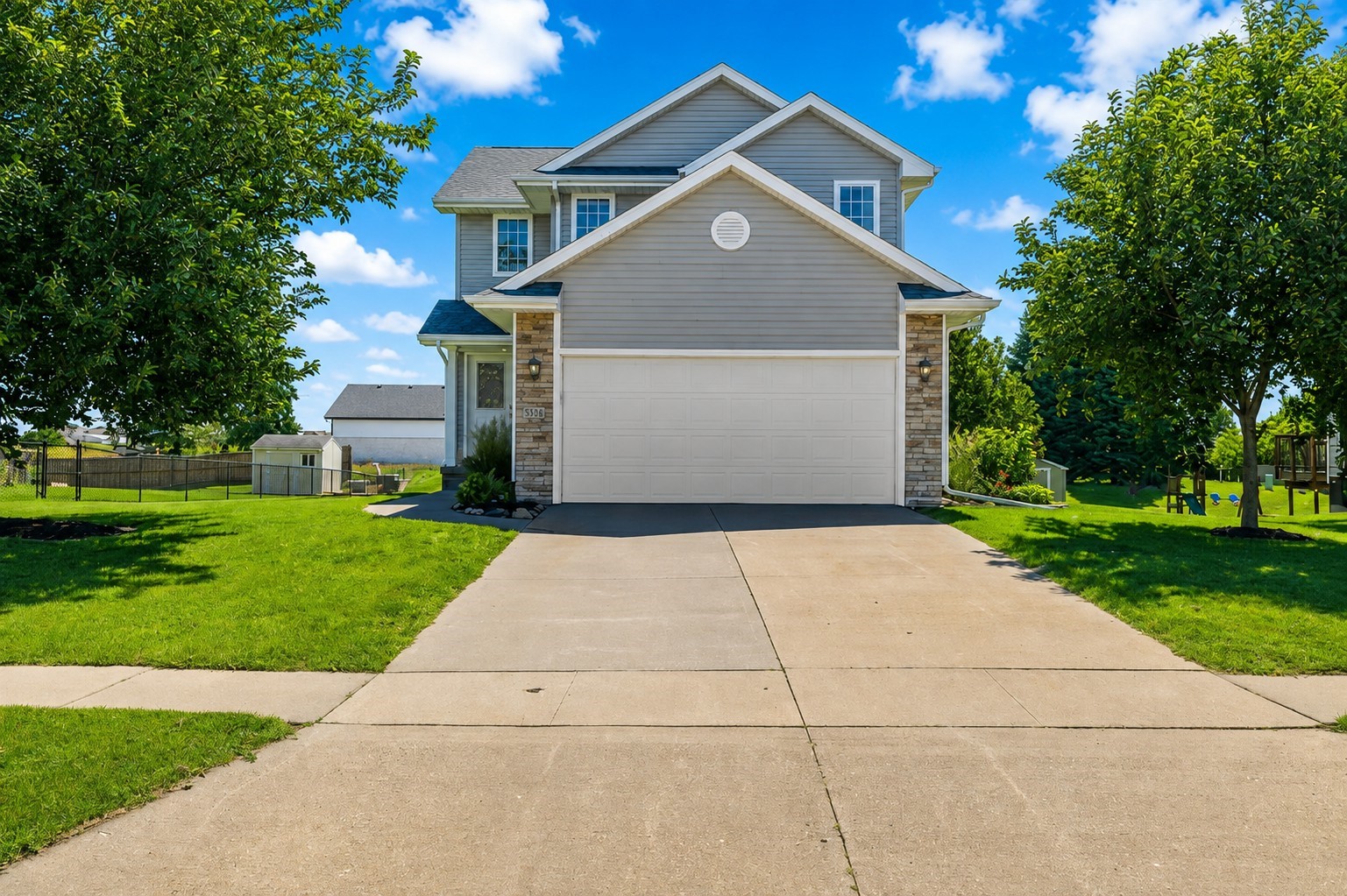 5113 NE Ledgestone Court — photo