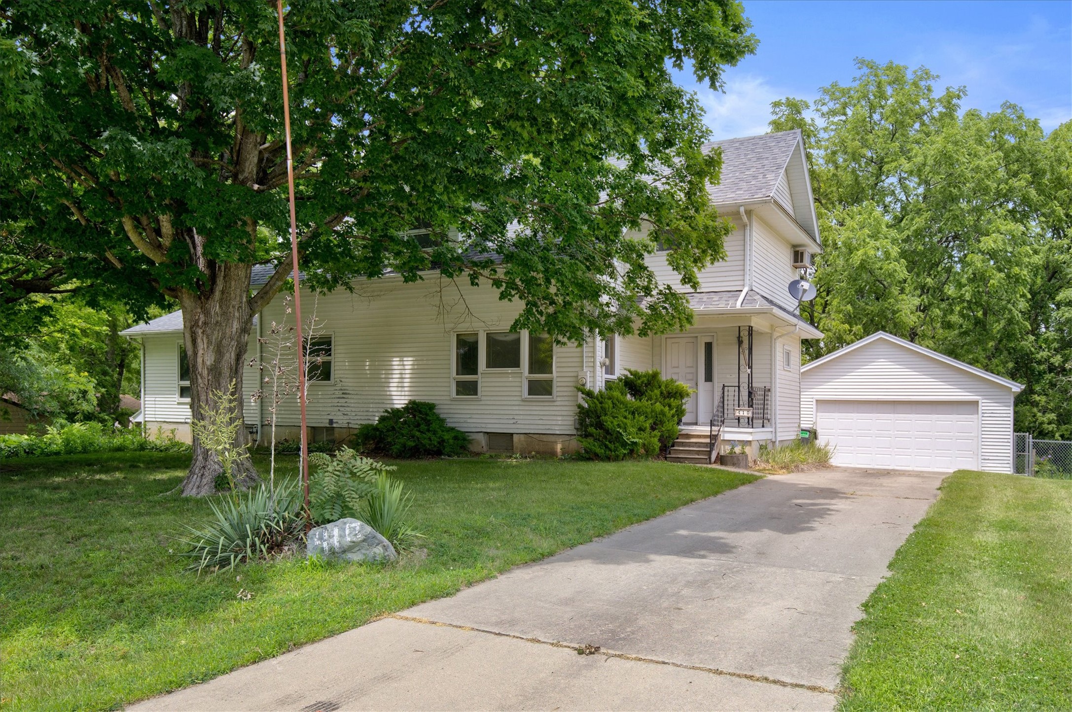 410 W Elm Street — photo