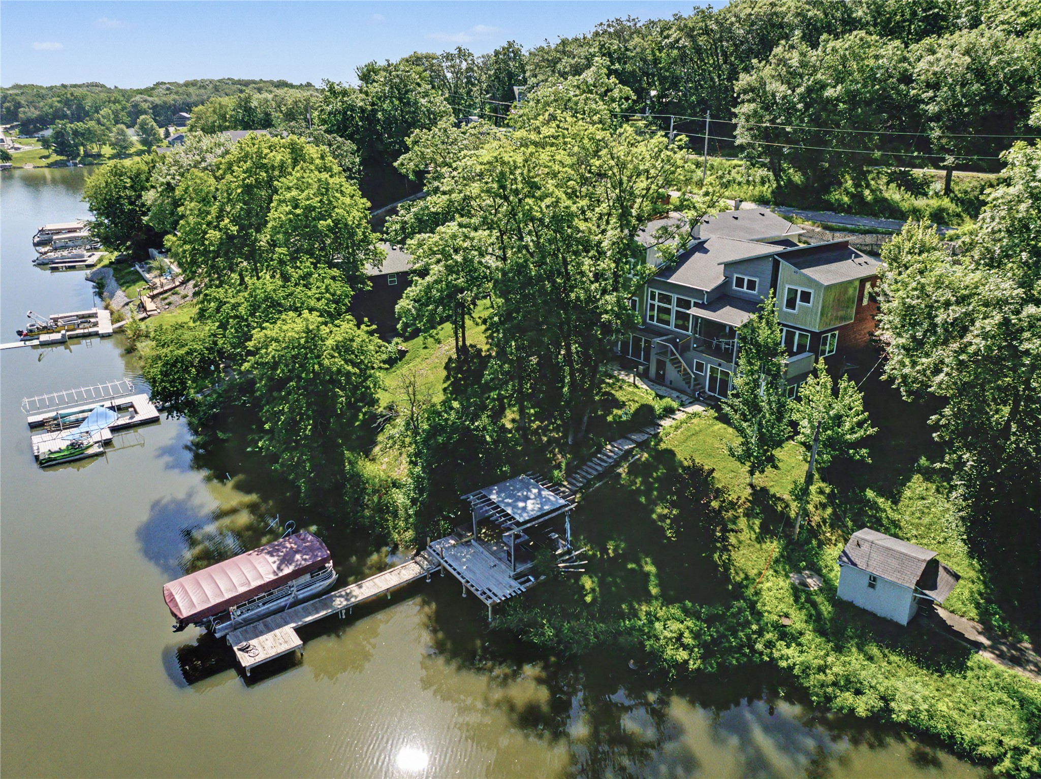 8328 Lakeshore Drive — photo