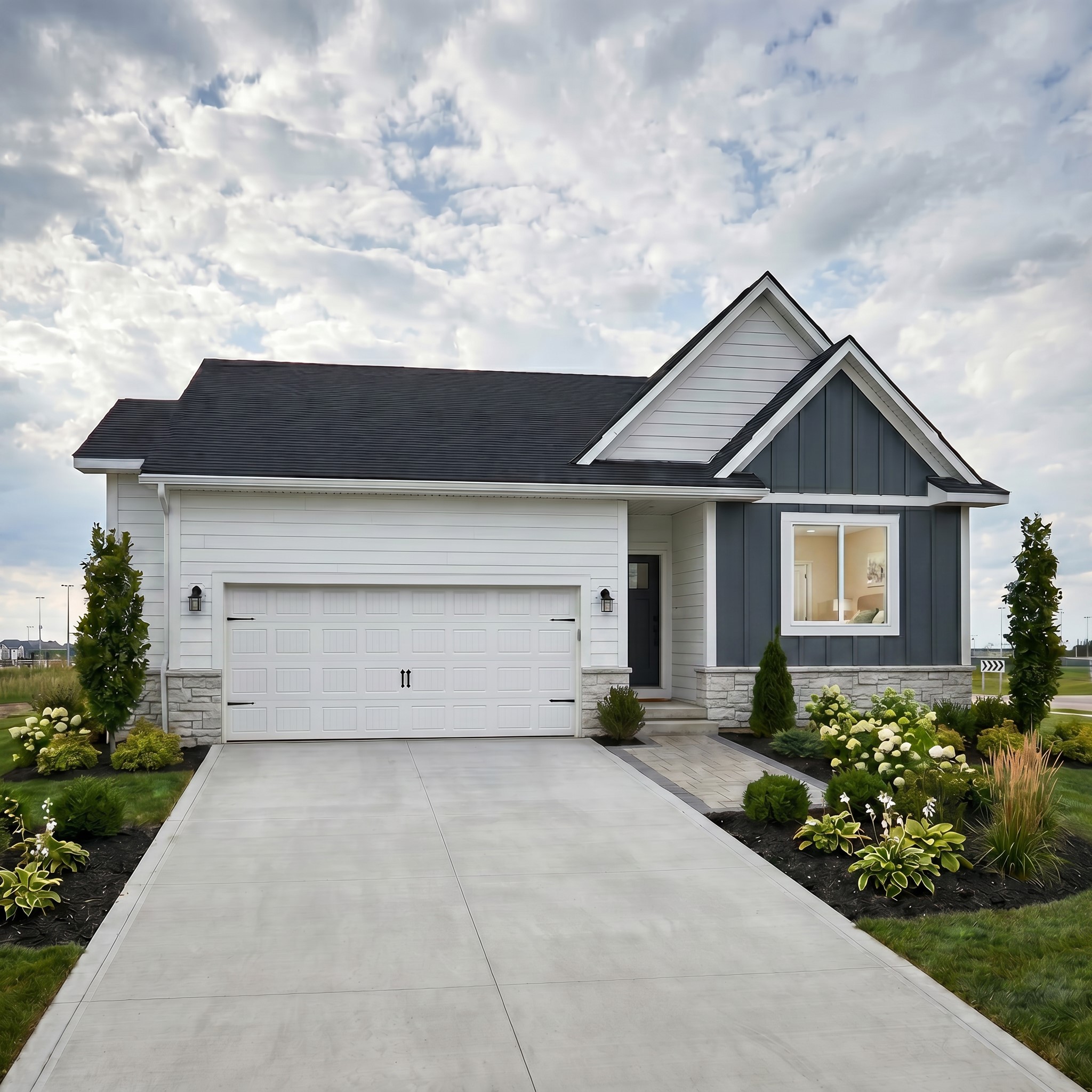 435 NW Independence Circle — photo