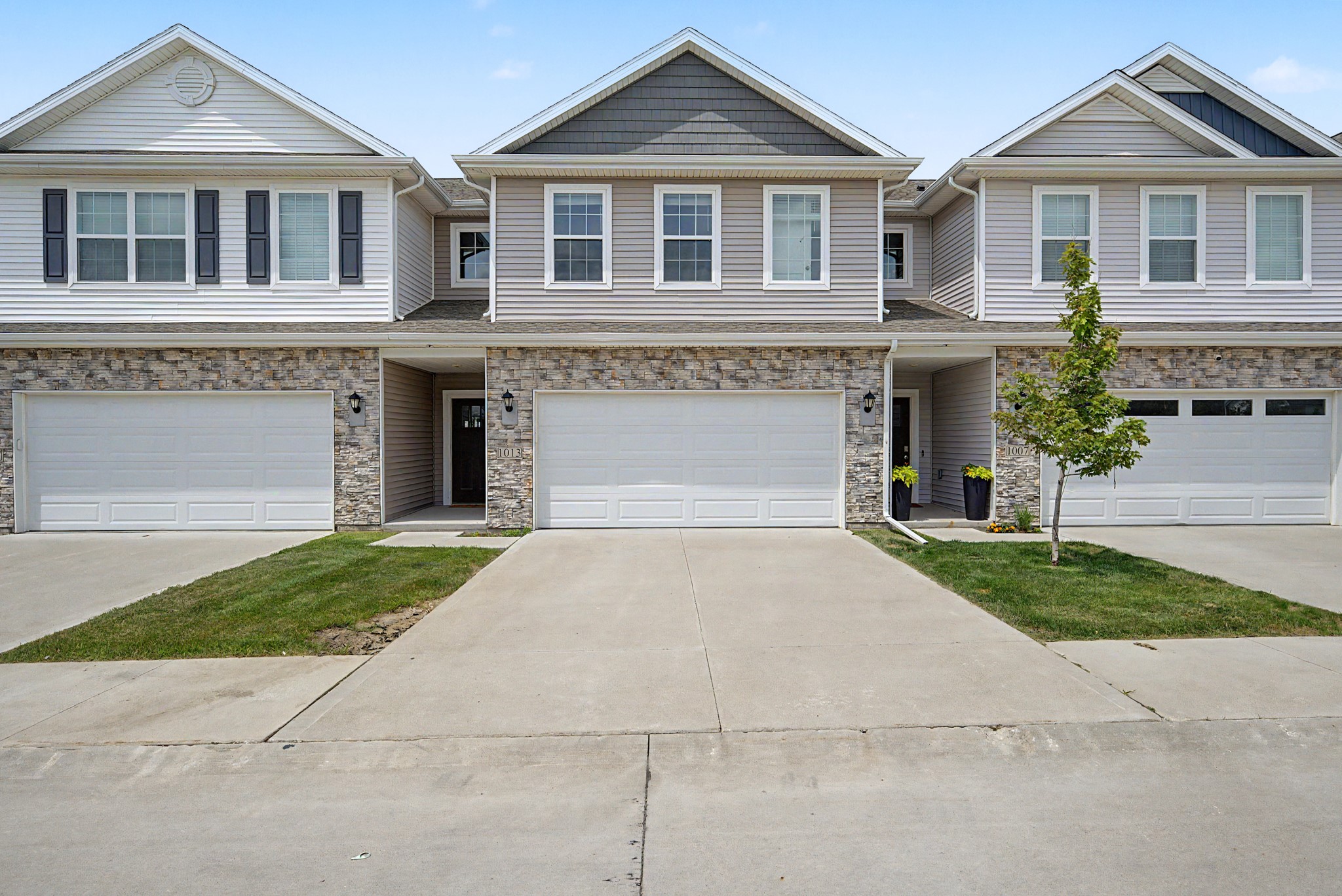 1013 Maywood Lane — photo