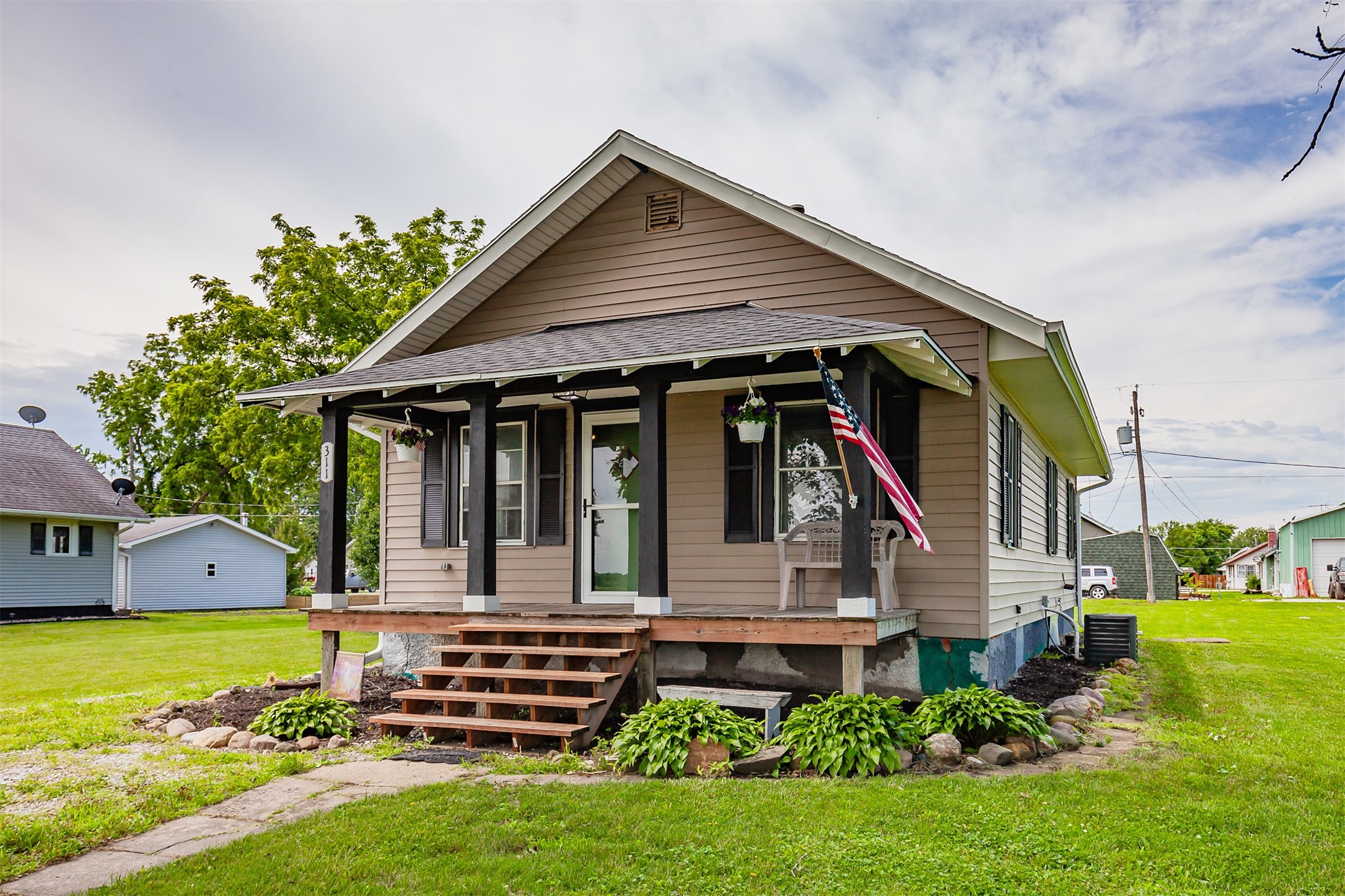 311 SE 2nd Street — photo