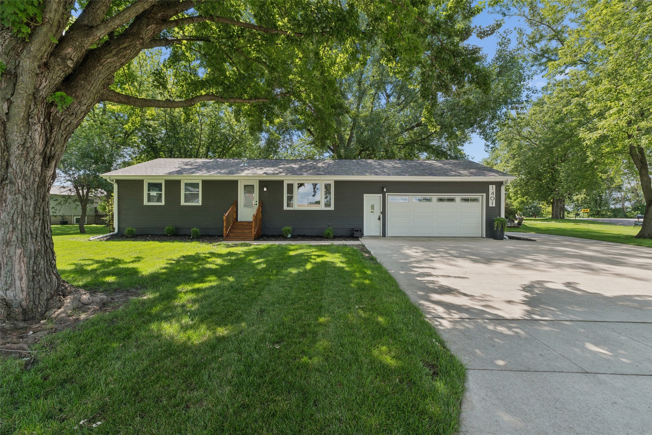 1401 Southland Drive — photo