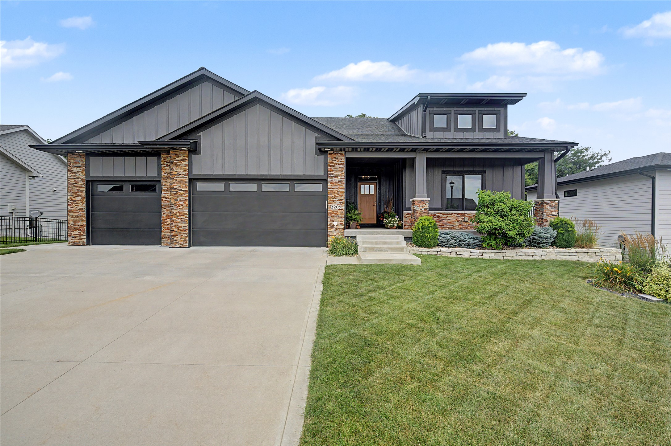 2205 NE Heritage Drive — photo
