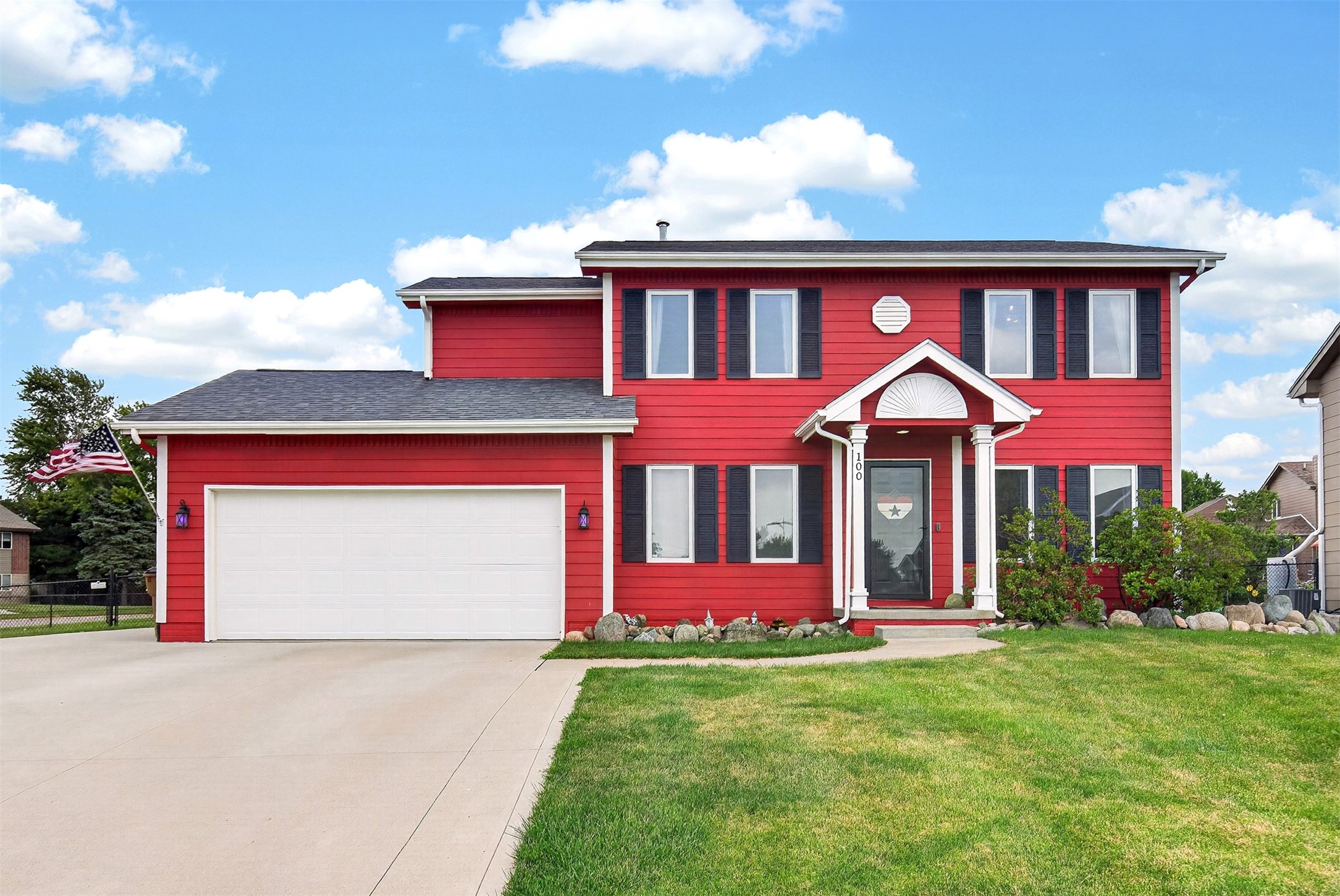 100 SW Hickory Glen — photo