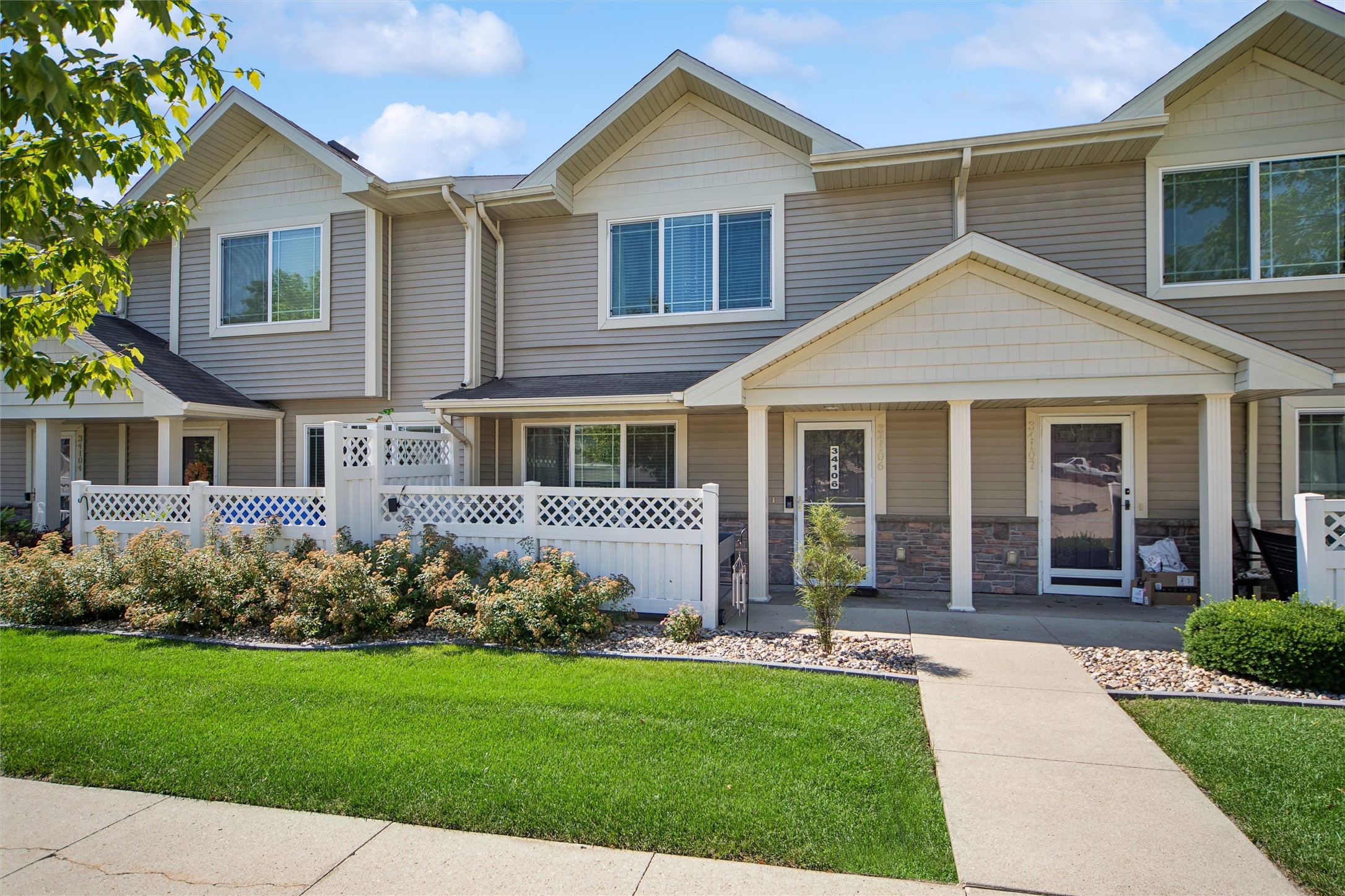 8601 Westown Parkway 34106 — photo
