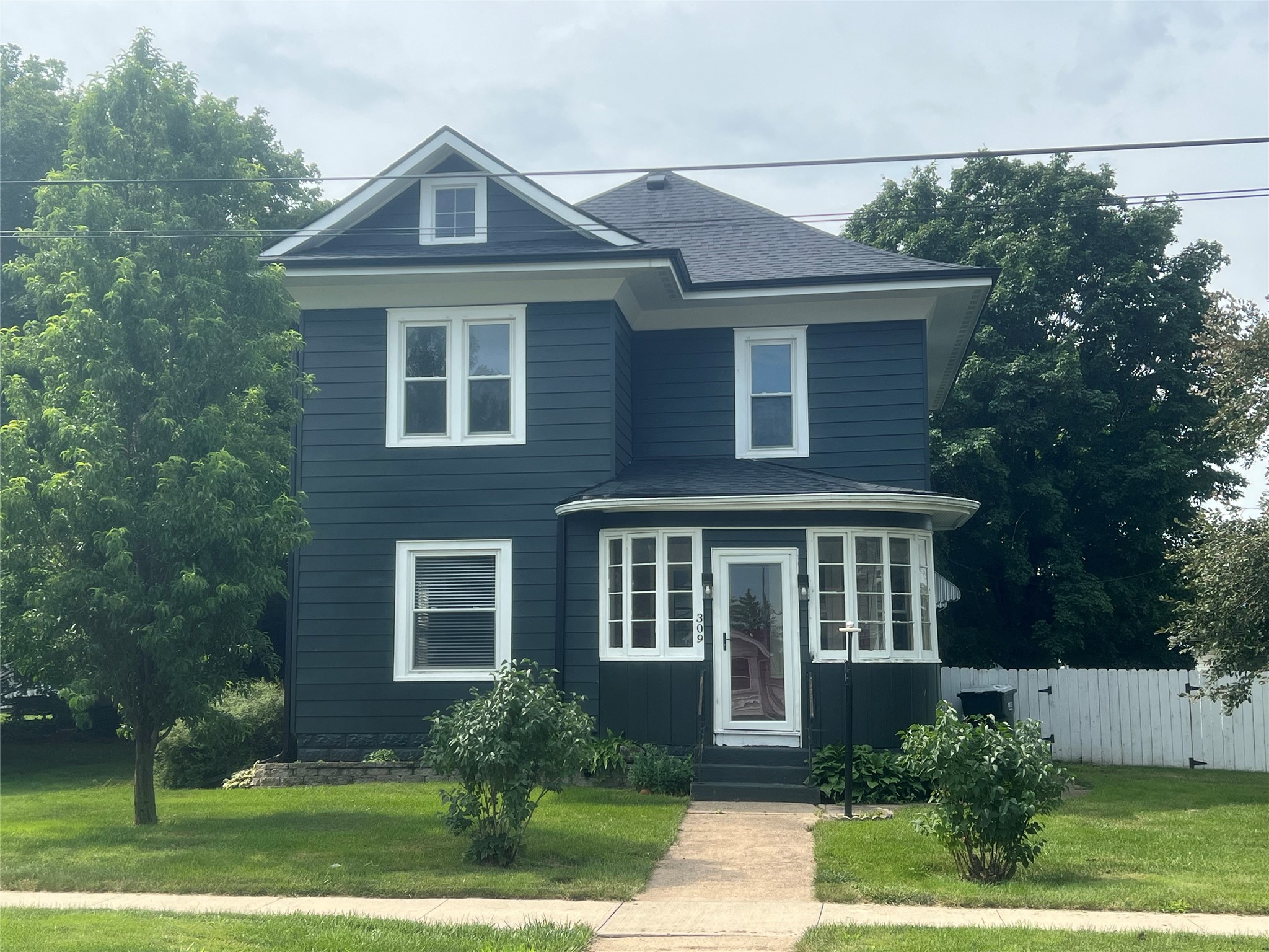 309 E State Street — photo