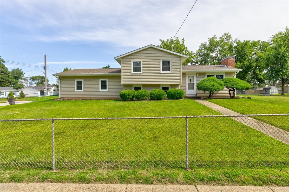 3932 E Douglas Avenue — photo