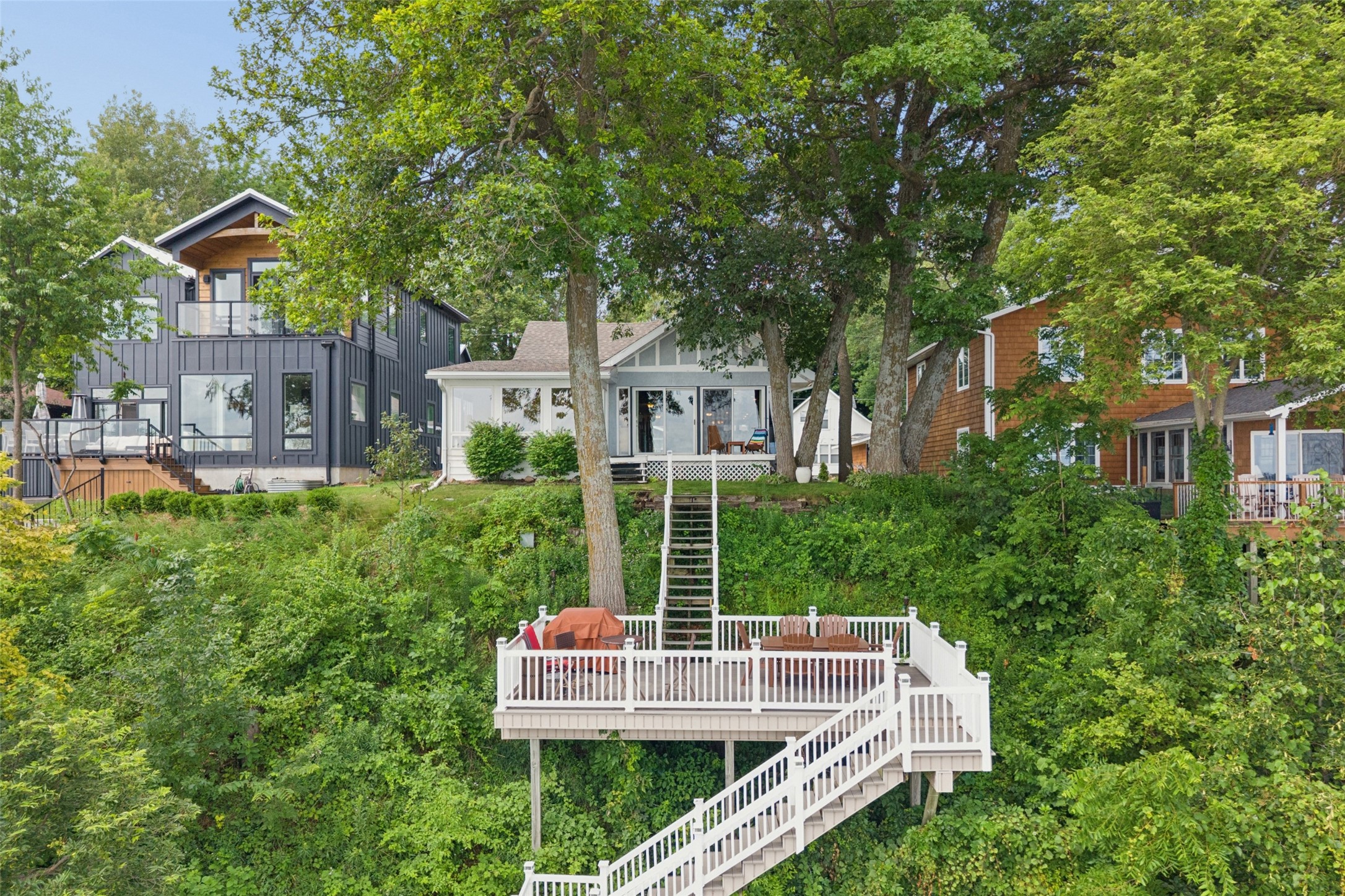 5318 Lakeview Drive — photo