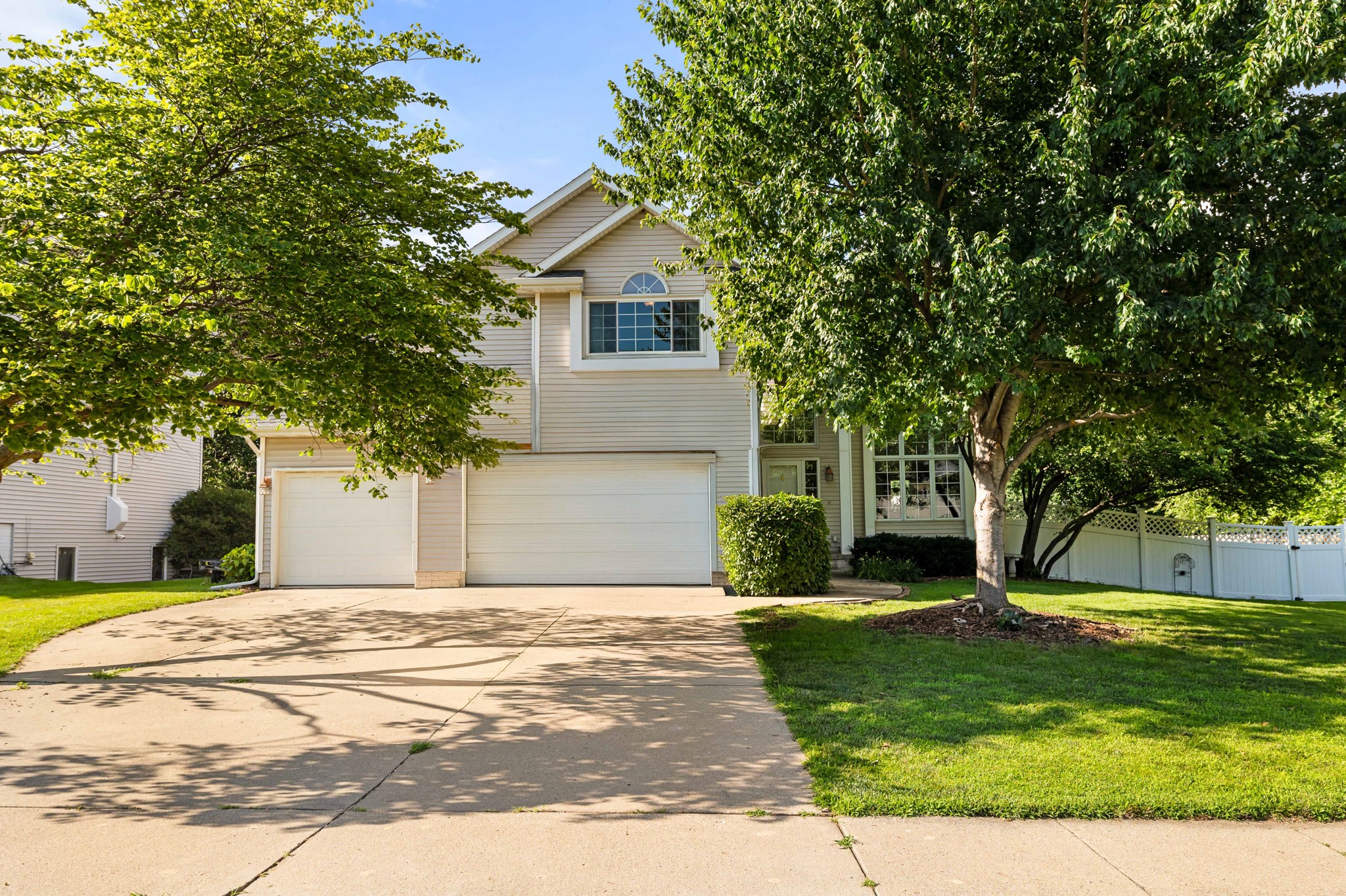 4639 Fieldstone Drive — photo