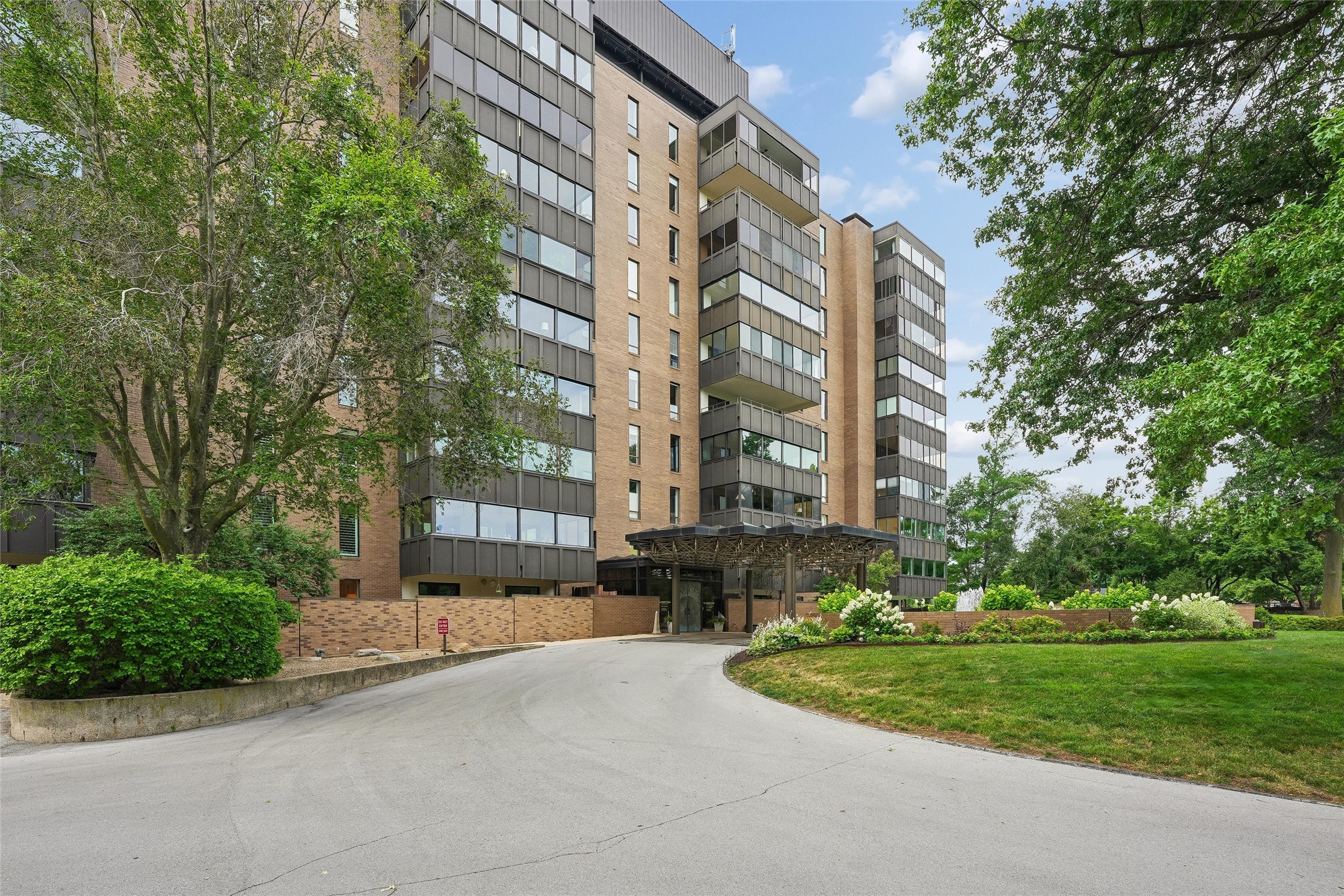 3131 Fleur Drive 102 — photo