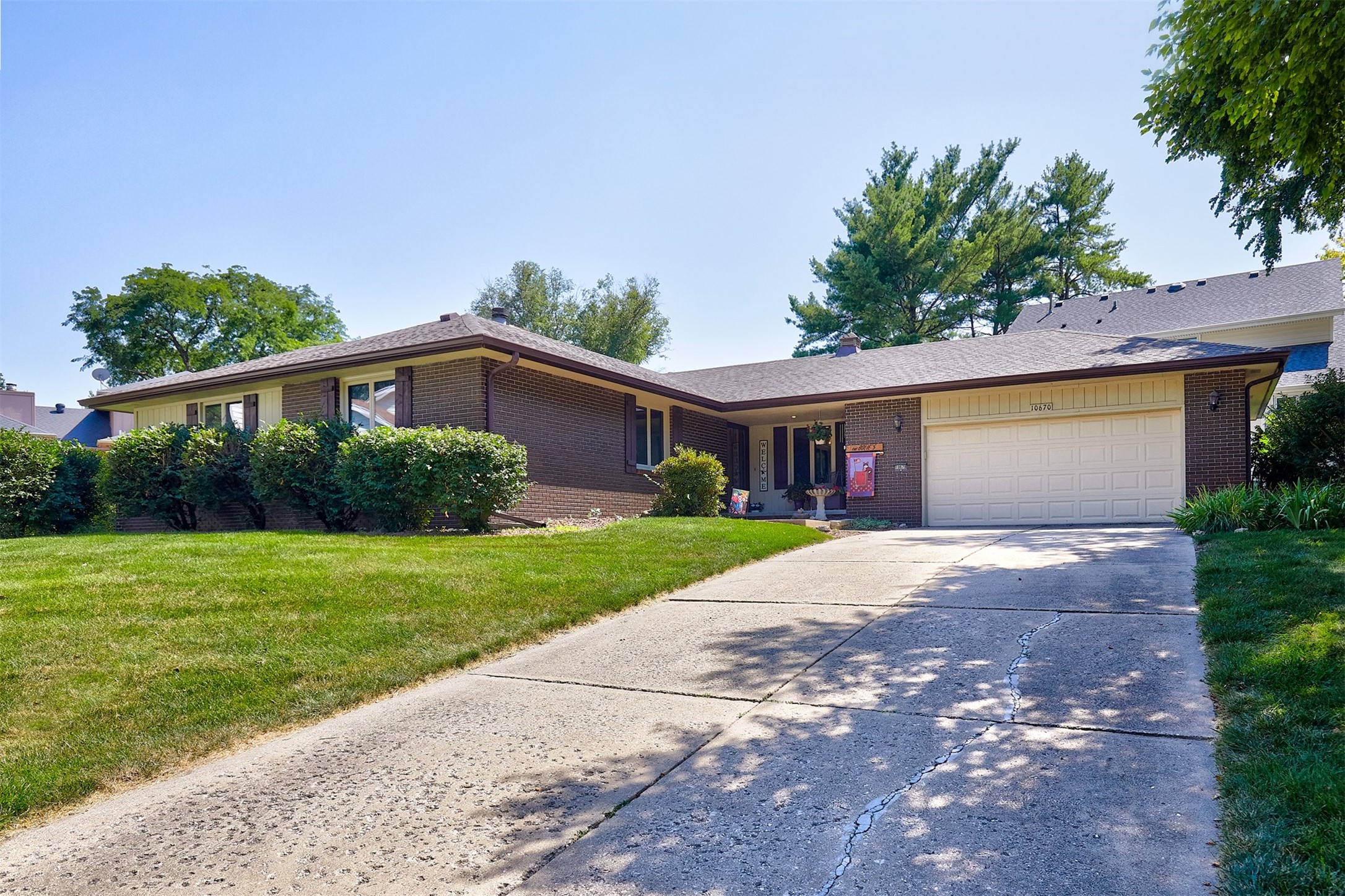 10670 Ridgeview Drive, Clive, IA 50325 — photo 2