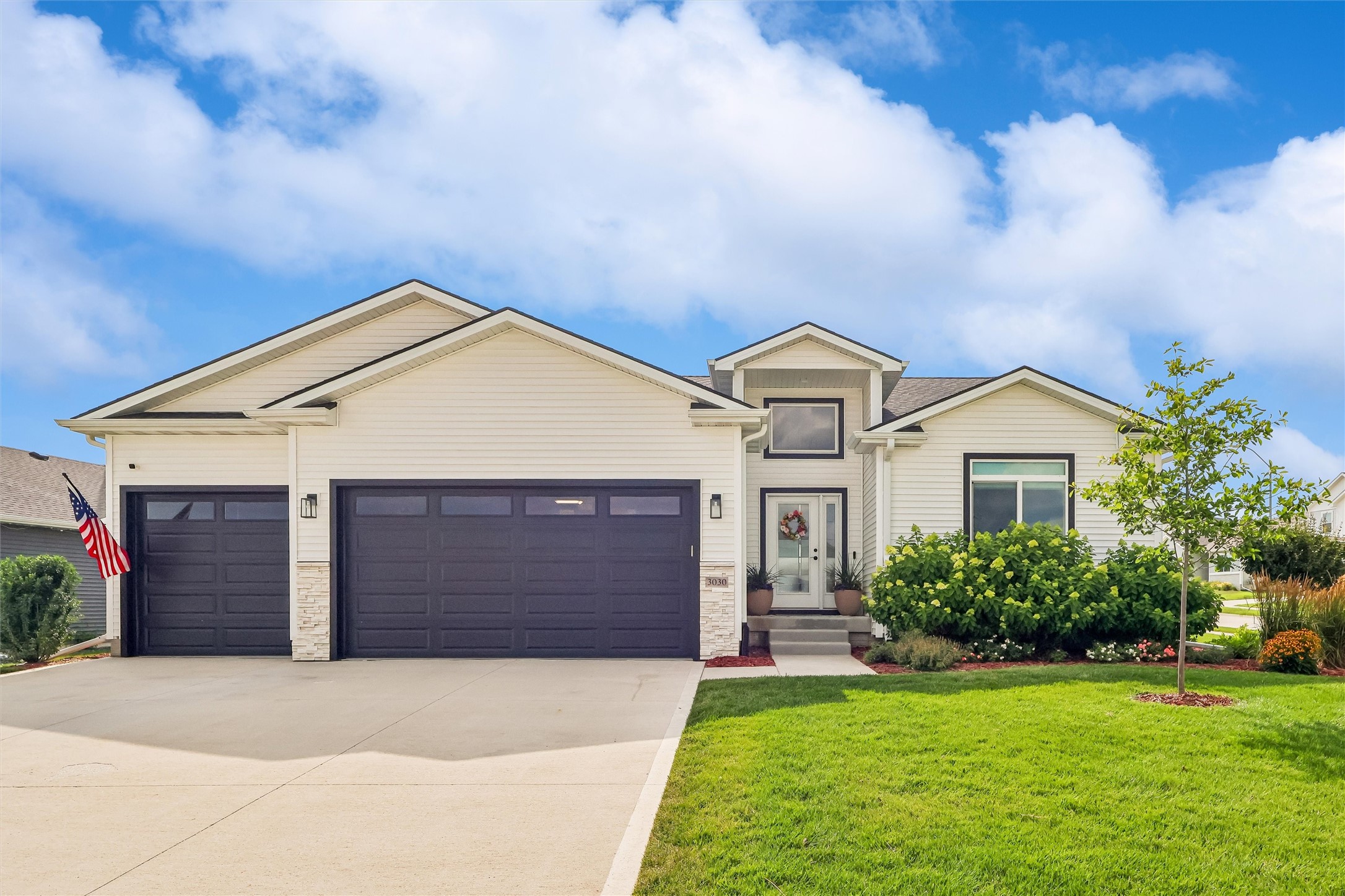3030 Serenity Drive — photo