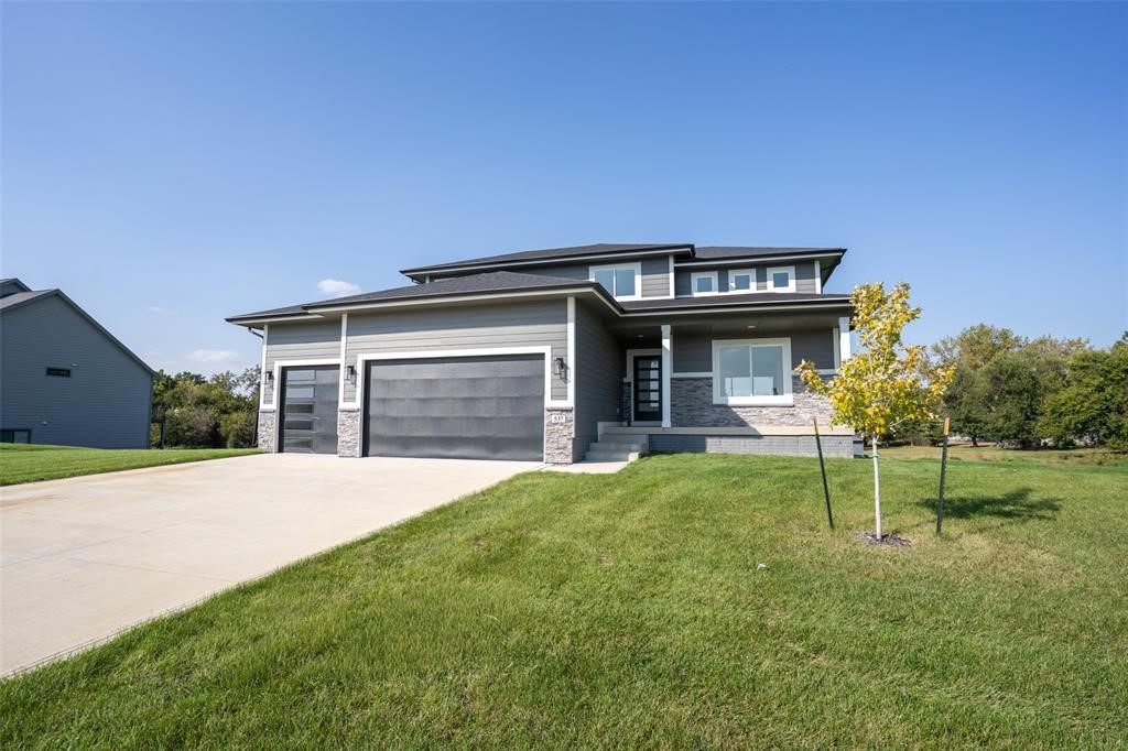 537 SE Walnut Woods Drive — photo
